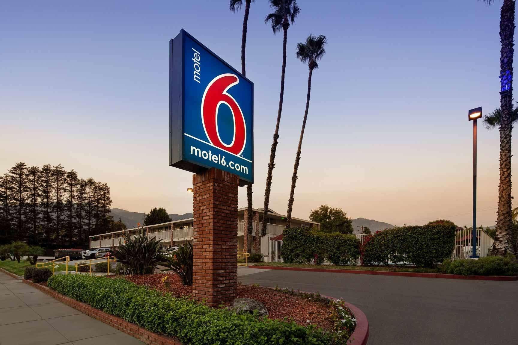 Vista Exterior Motel 6 Arcadia, CA - Los Angeles - Pasadena Area