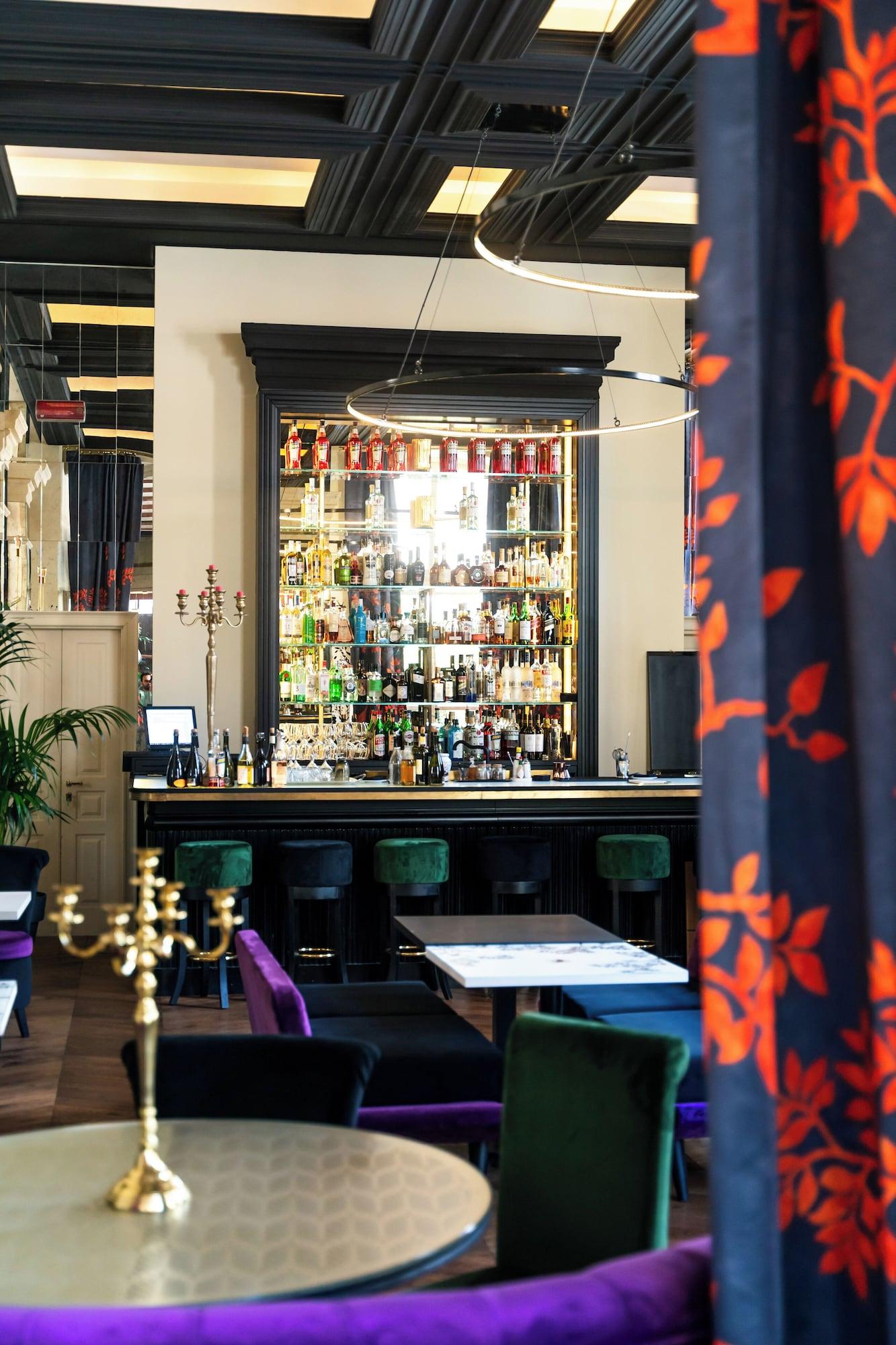 Bar/Salón Roma Luxus Hotel