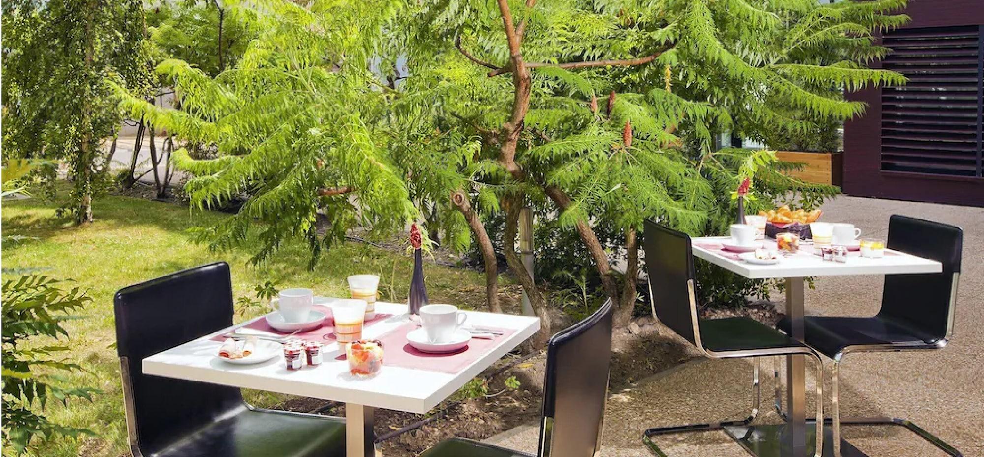 Vista Exterior Residhome Carrières La Défense