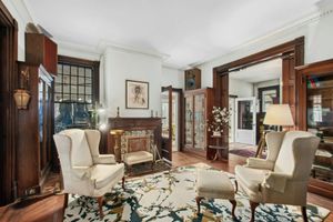 Alquiler Vacacional - 5 bdrm Victorian, built in 1881-With 21 rooms, on a hill on 4 VERY private acres