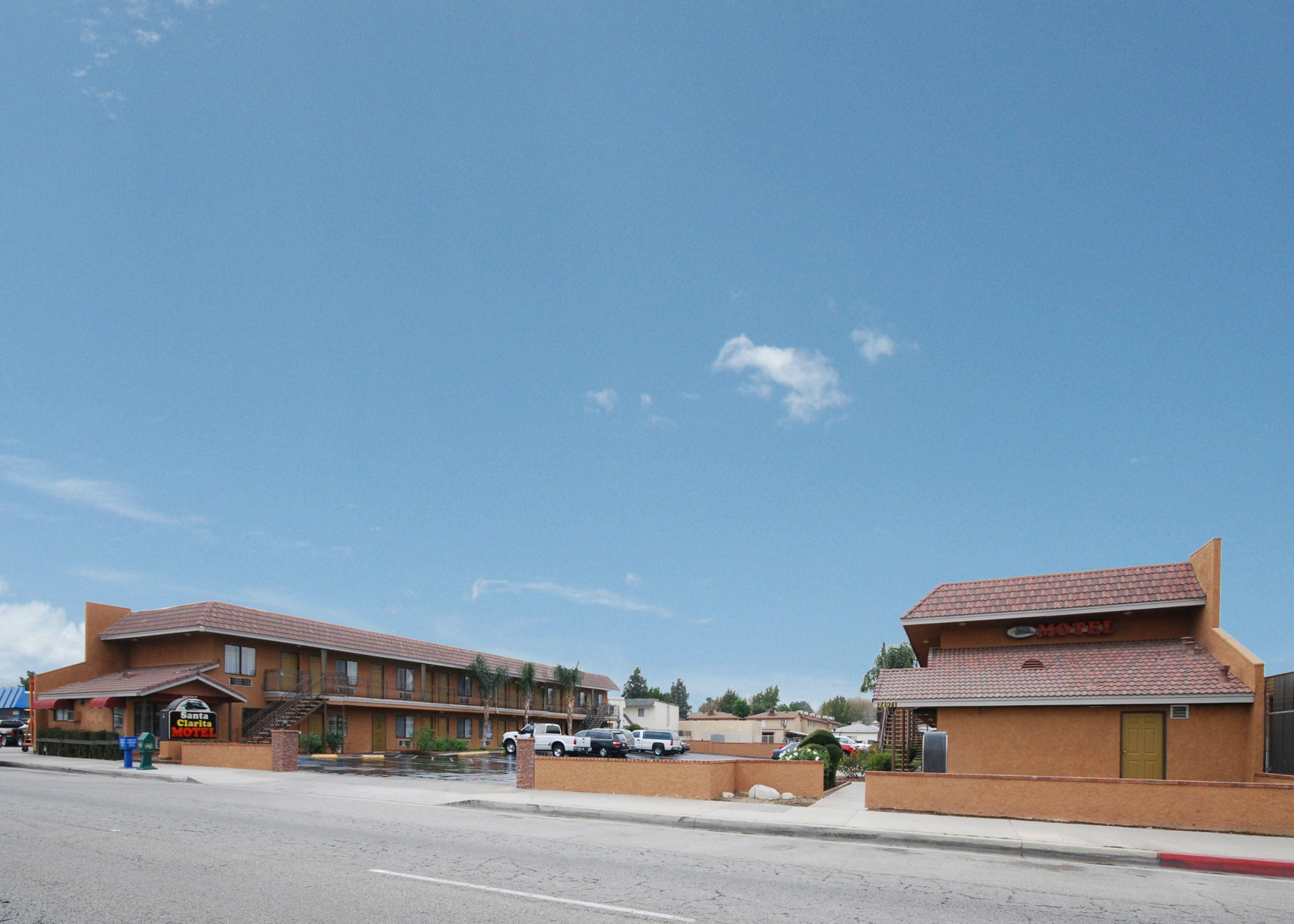 Varios Santa Clarita Motel