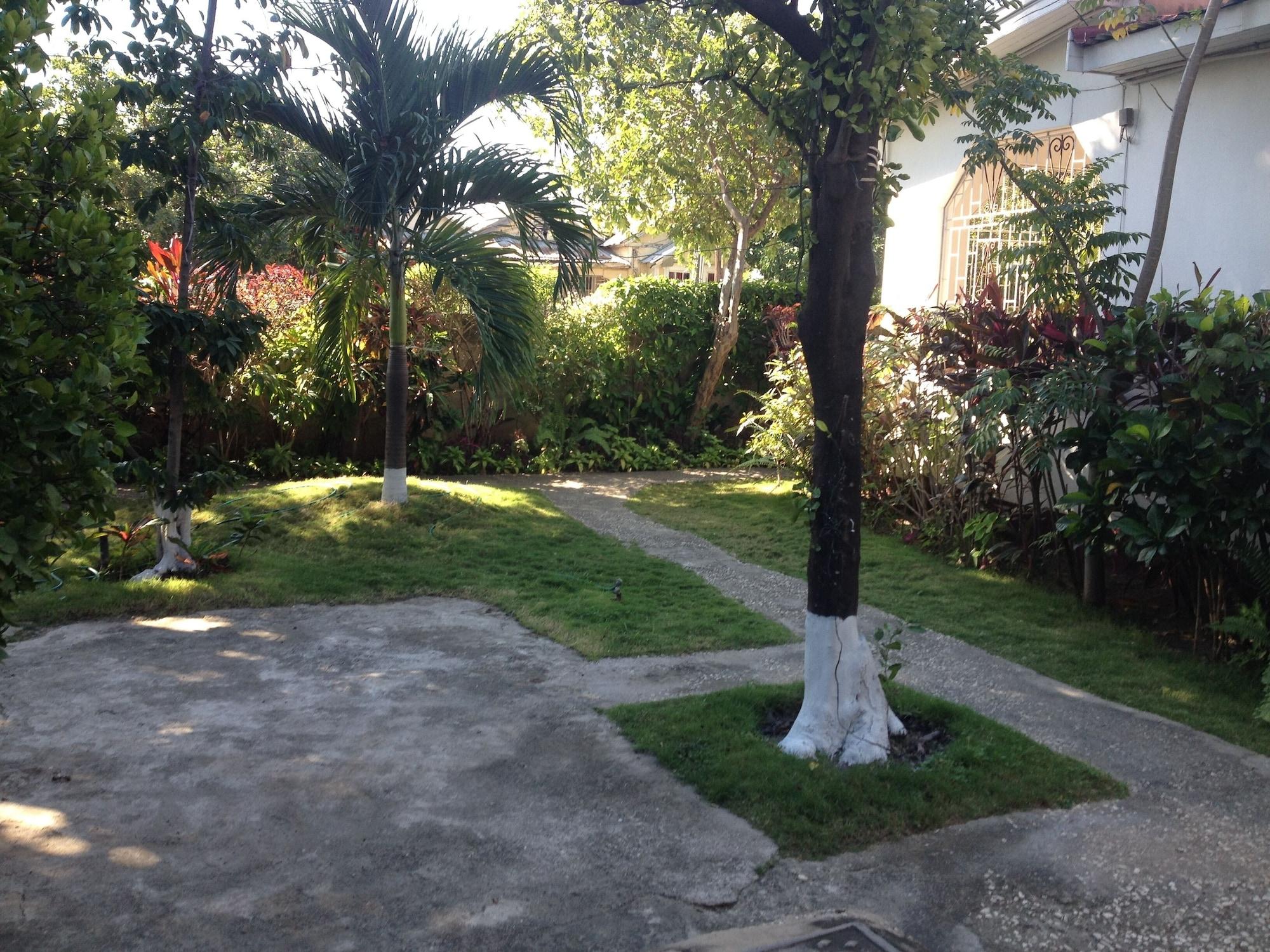 Vista Exterior 15 min from airport in kingston jamaica