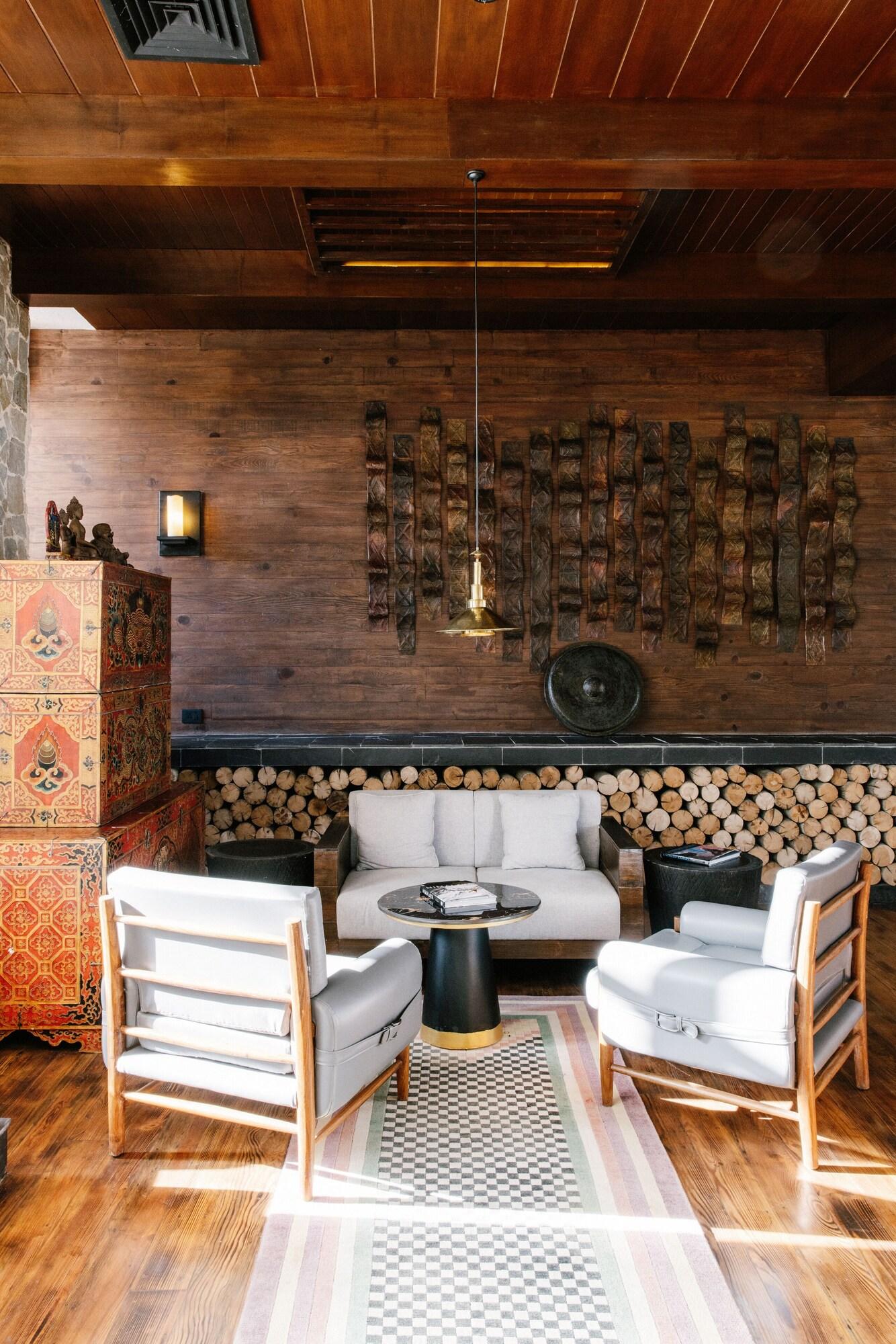 Vista Lobby Shinta Mani Mustang