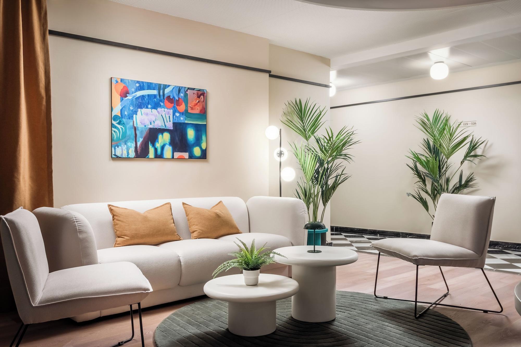 Vista Lobby BYPILLOW Amari
