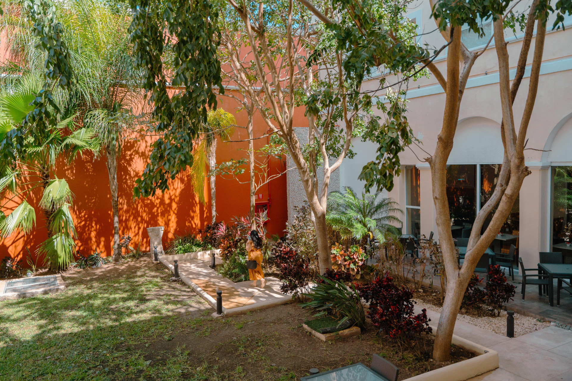 Vista Exterior Holiday Inn Express Merida Centro by IHG