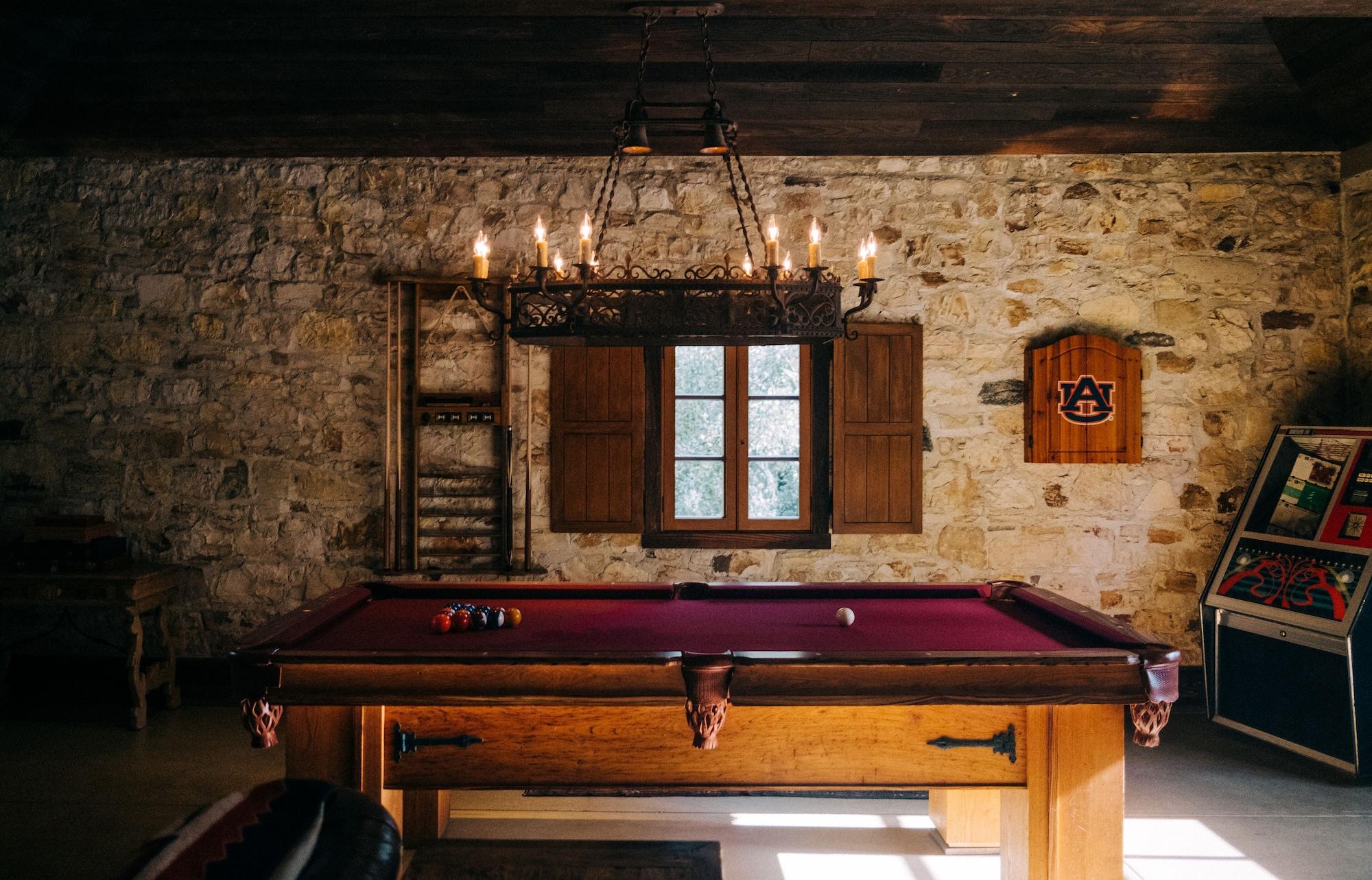 Instalaciones Recreativas Holman Ranch Estate Vineyard & Winery