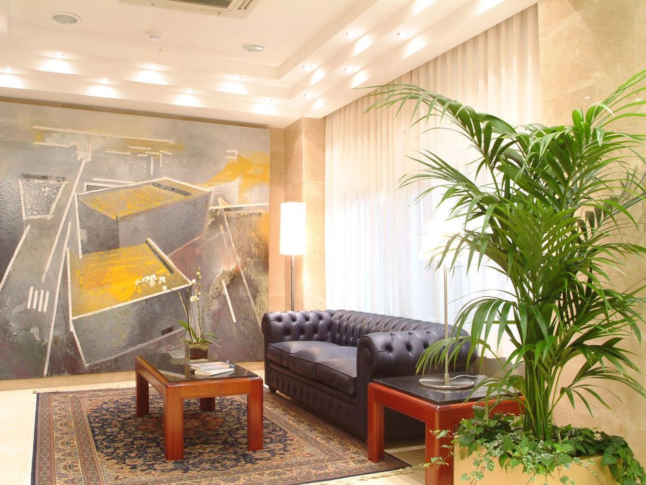 Vista Lobby Hotel Gran Legazpi