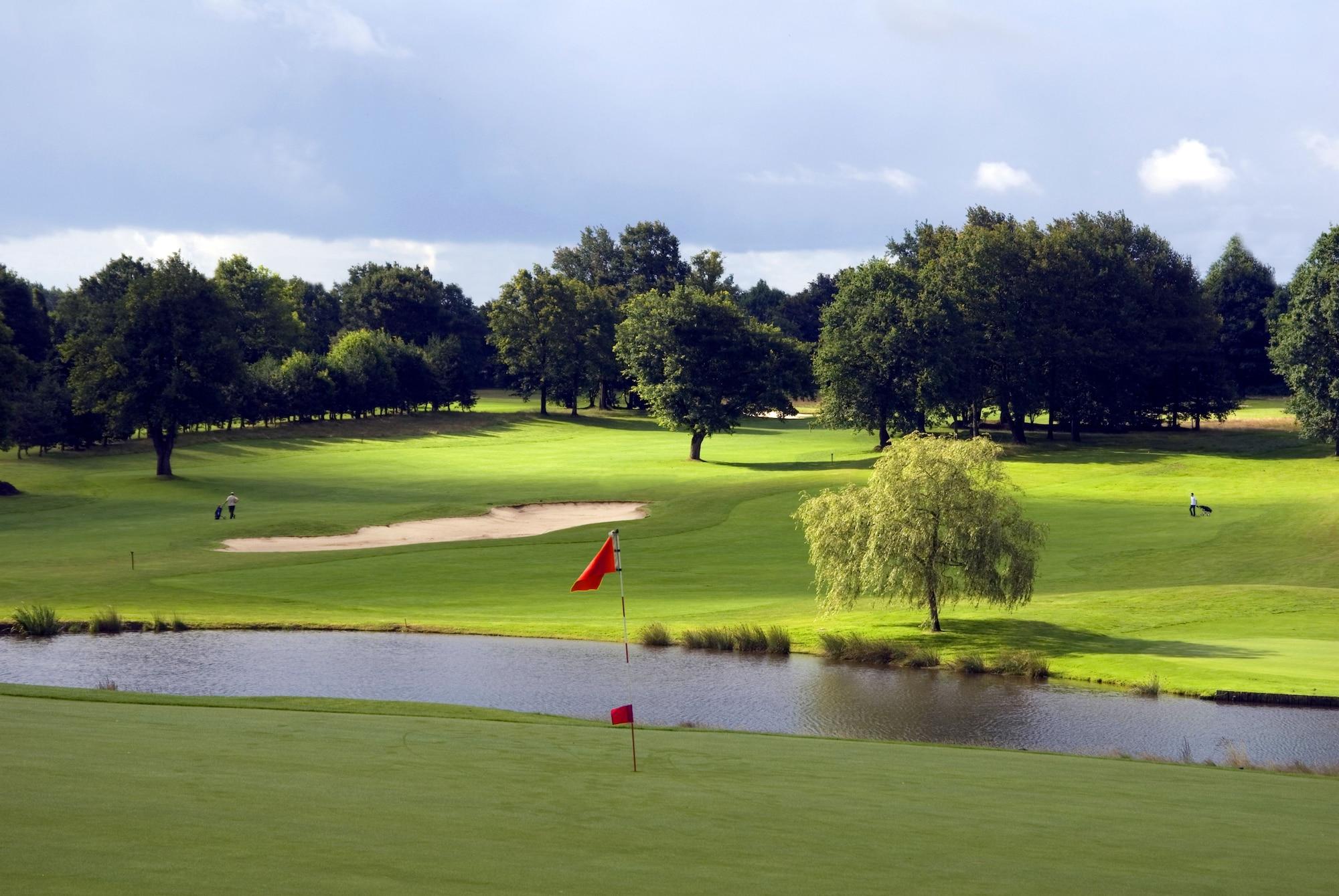 Campo de Golf B&B HOTEL Nantes Parc Expos La Chapelle