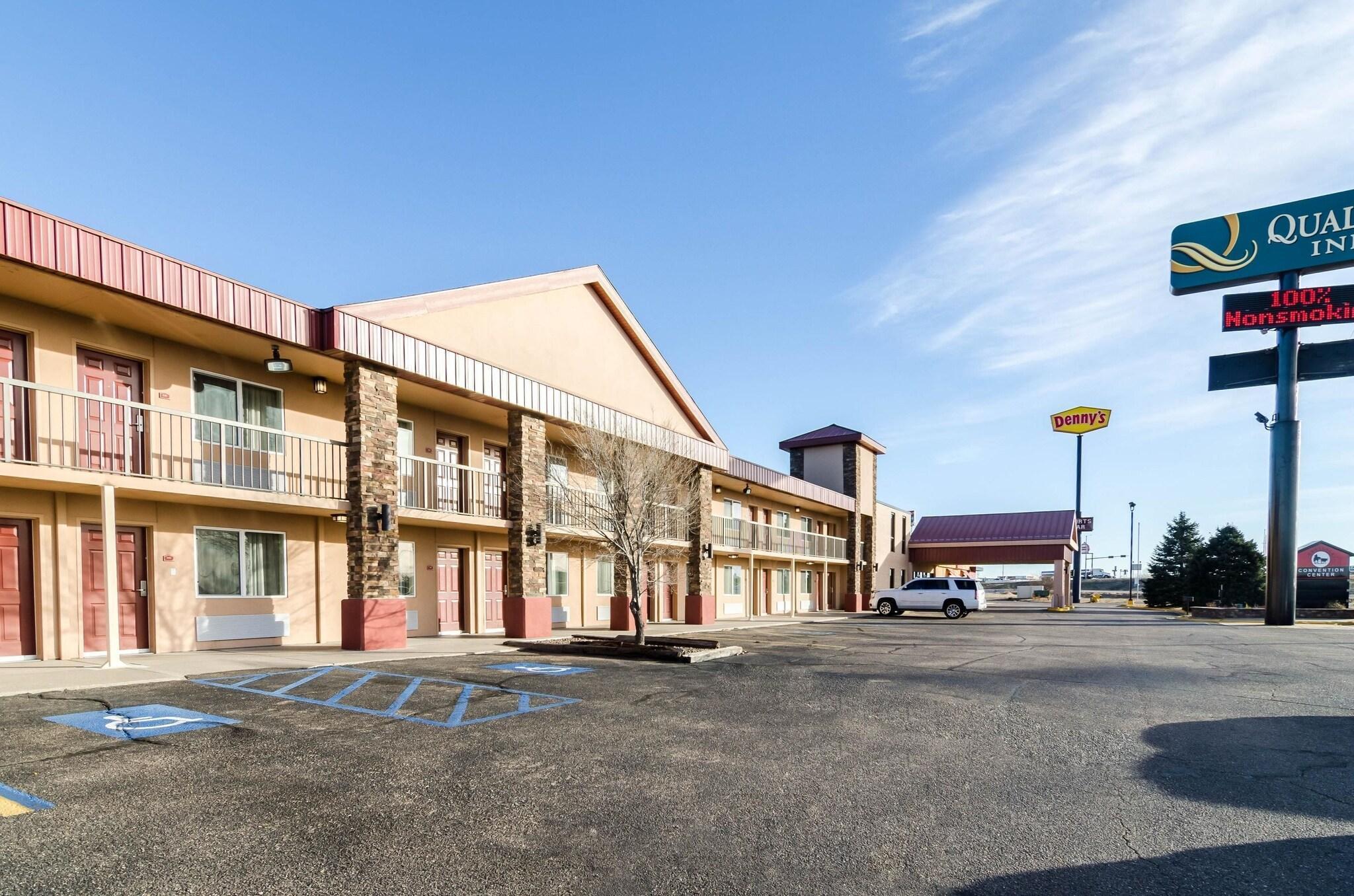 Vista Exterior Quality Inn & Suites