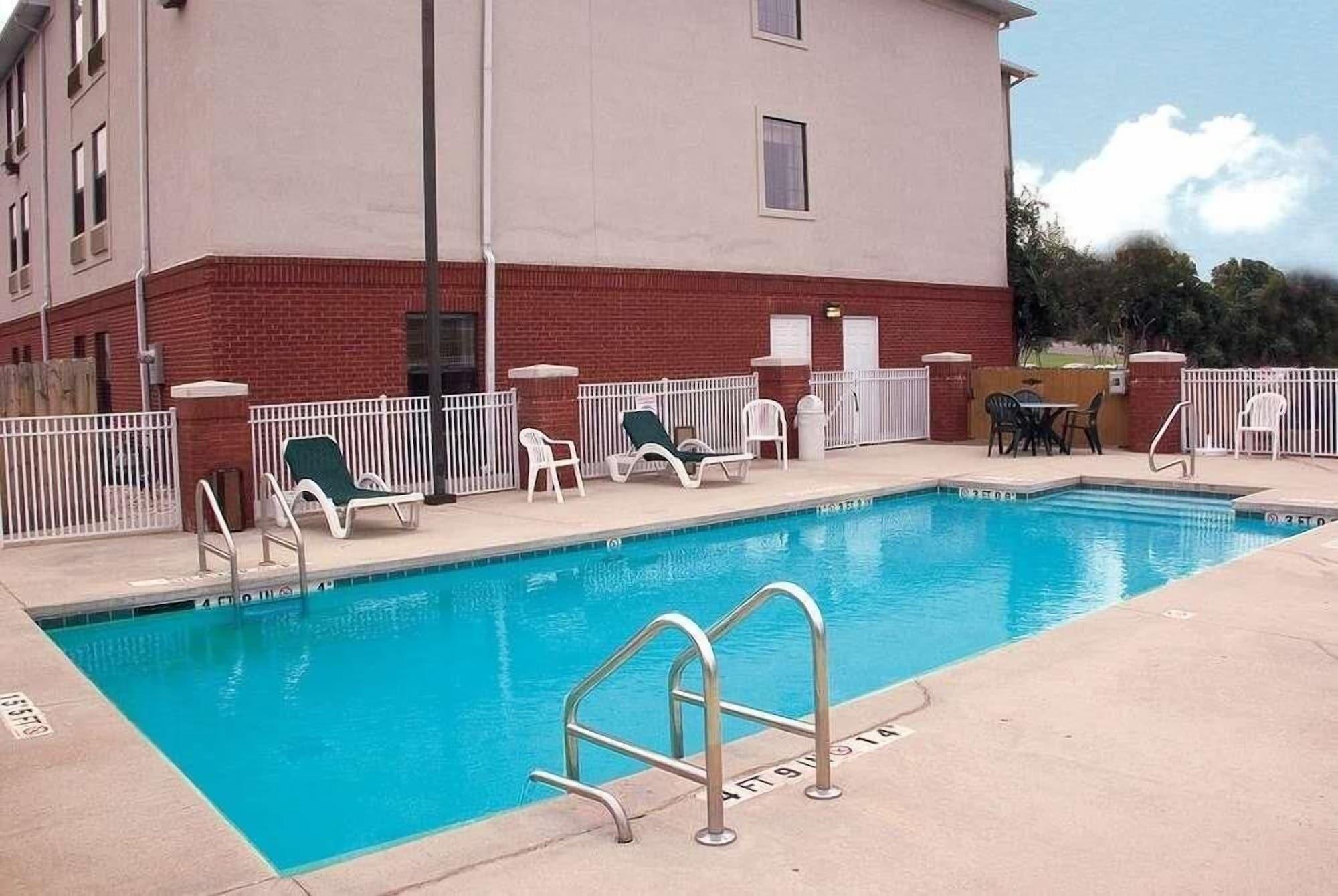 Vista Piscina Comfort Inn & Suites Fultondale Gardendale I-65
