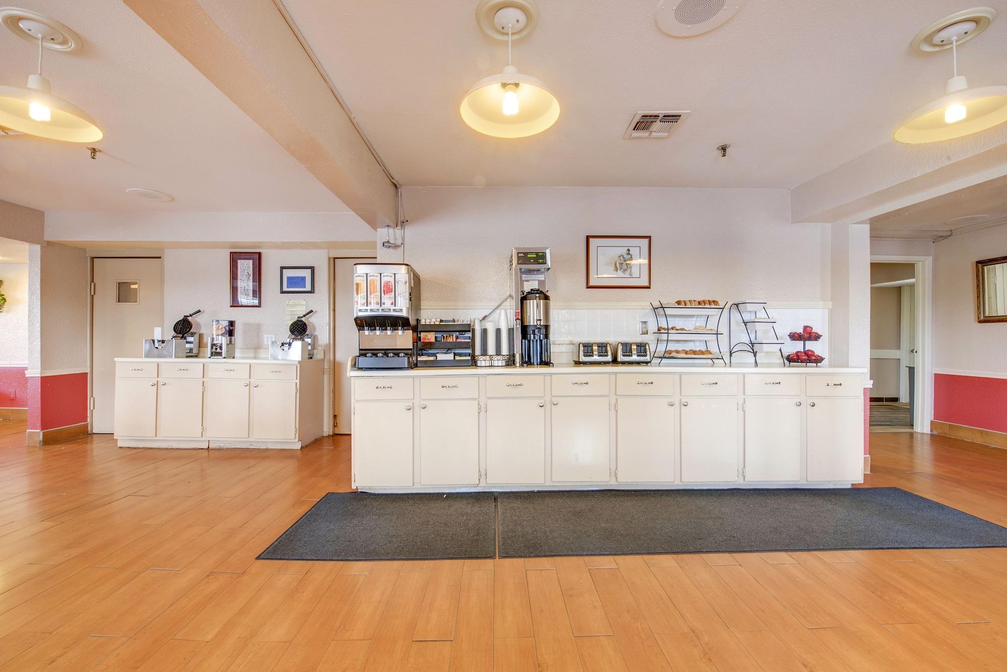 Restaurant Days Inn by Wyndham College Station University Drive