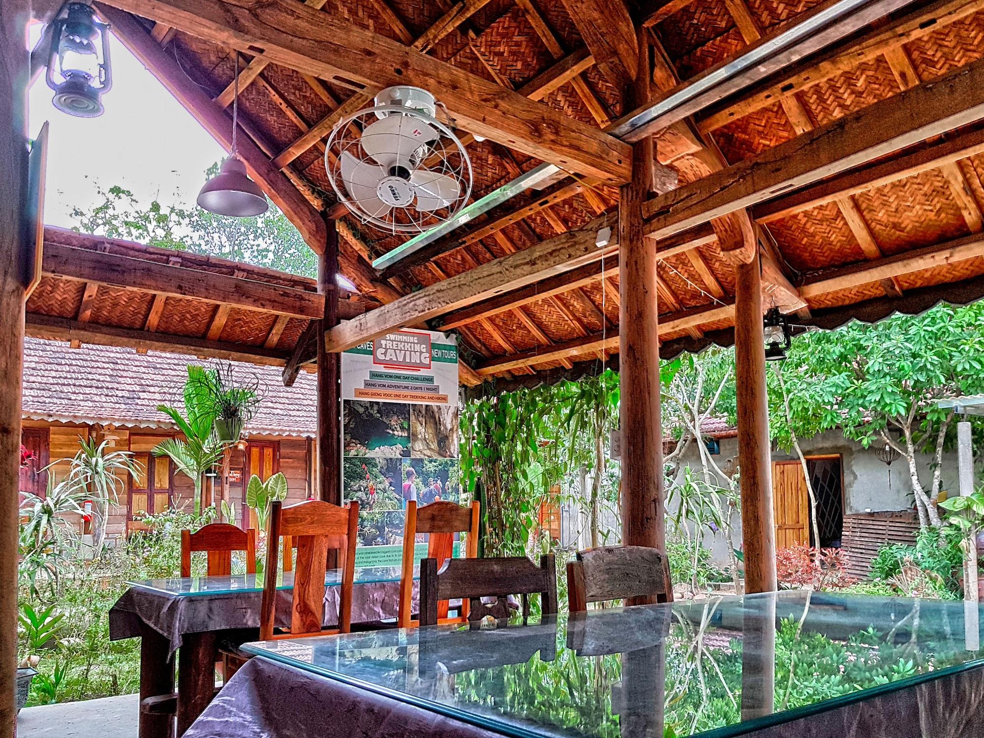 Restaurant Highway 20 Homestay