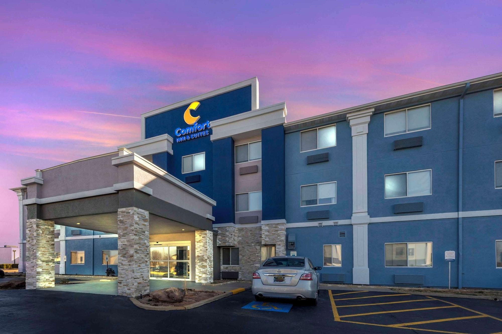 Vista Exterior Comfort Inn & Suites Oklahoma City North - Quail Springs