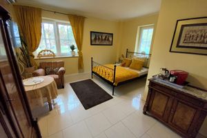 Alquiler Vacacional - Cozy, quiet guest room with bathroom in a dream villa on the edge of the forest