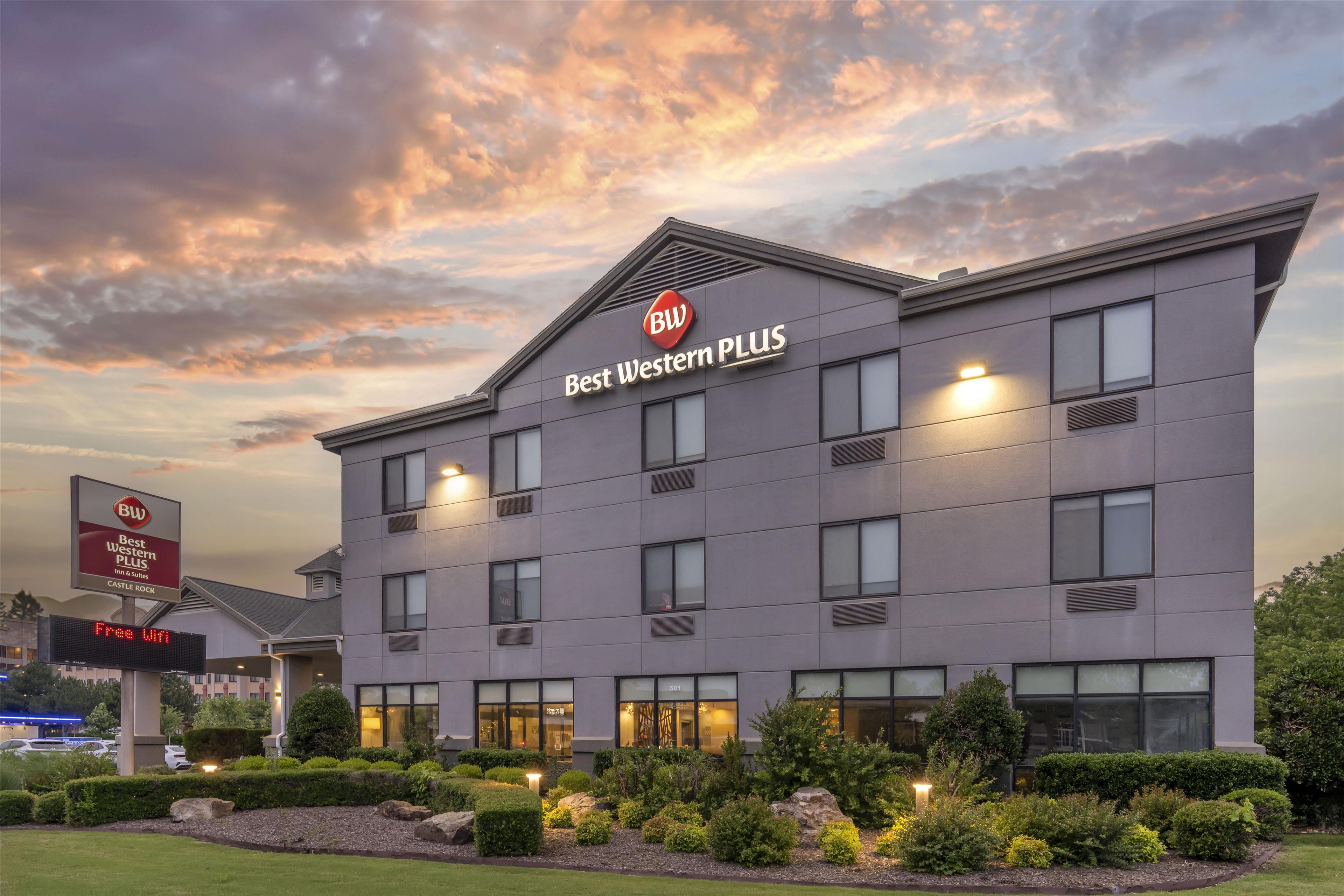 Vista Exterior Best Western Plus Castlerock Inn & Suites