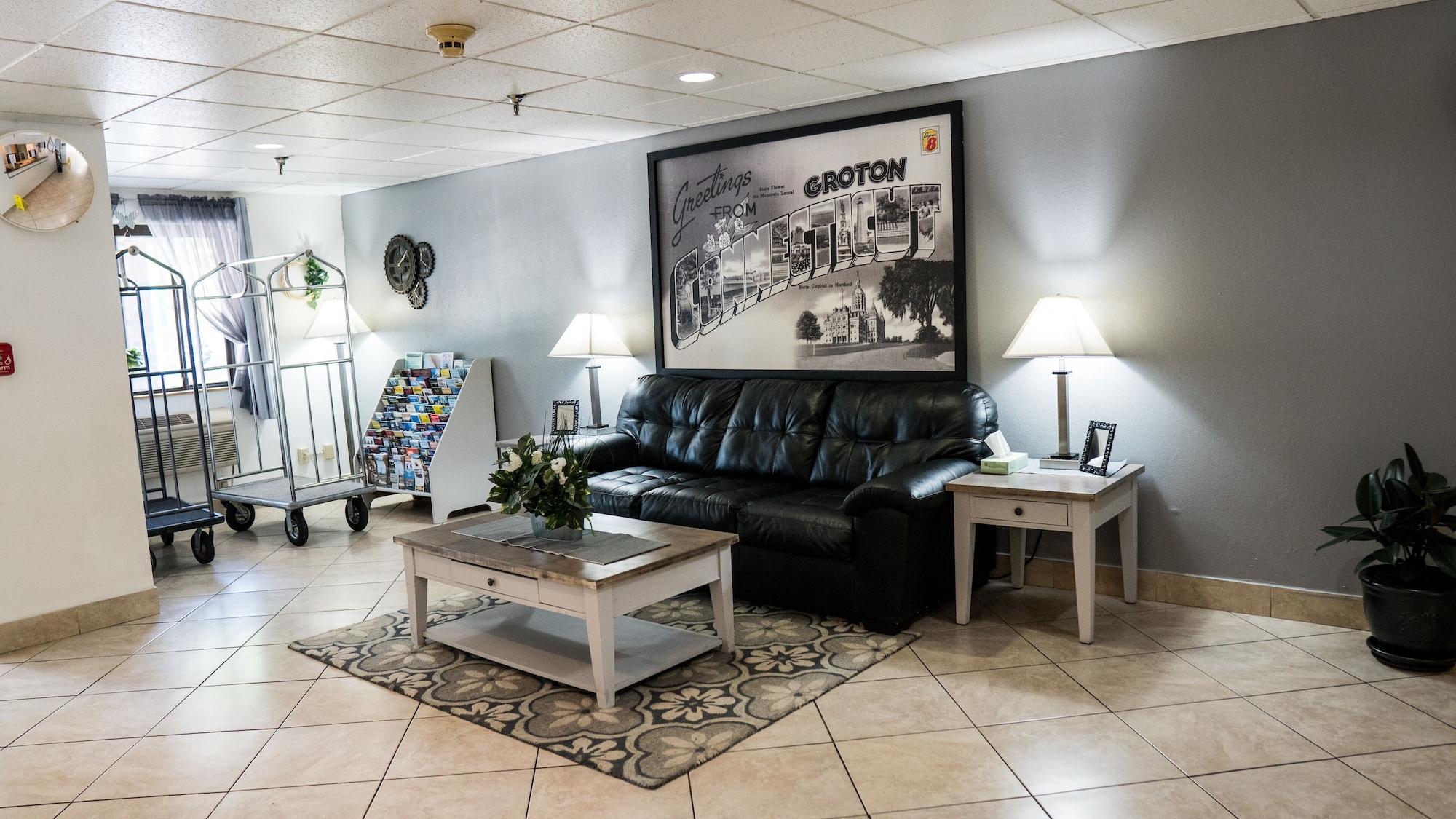 Vista Lobby Super 8 by Wyndham Groton