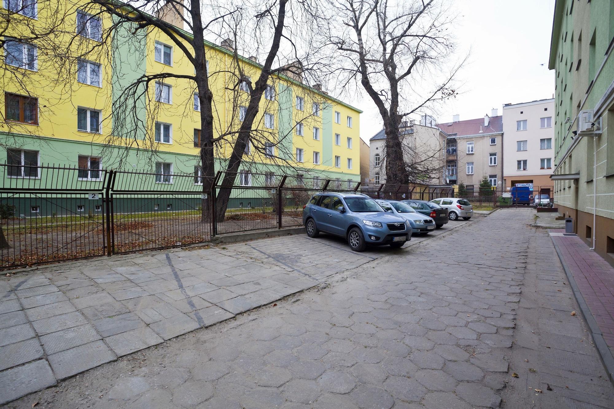 Vista Exterior Hotel Iskra