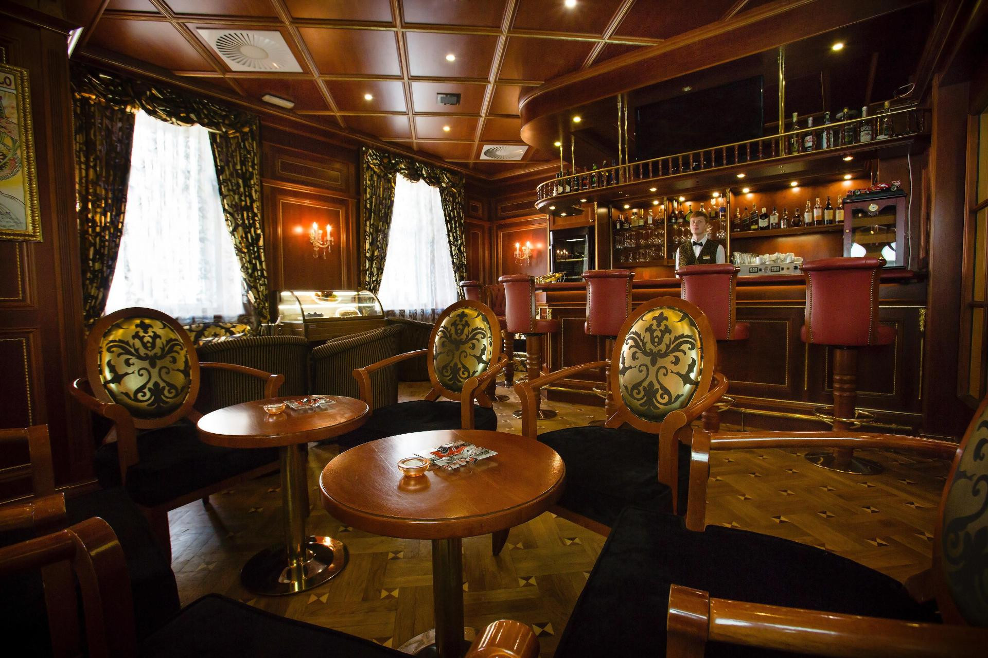 Bar/Salón Luxury Family Hotel Royal Palace
