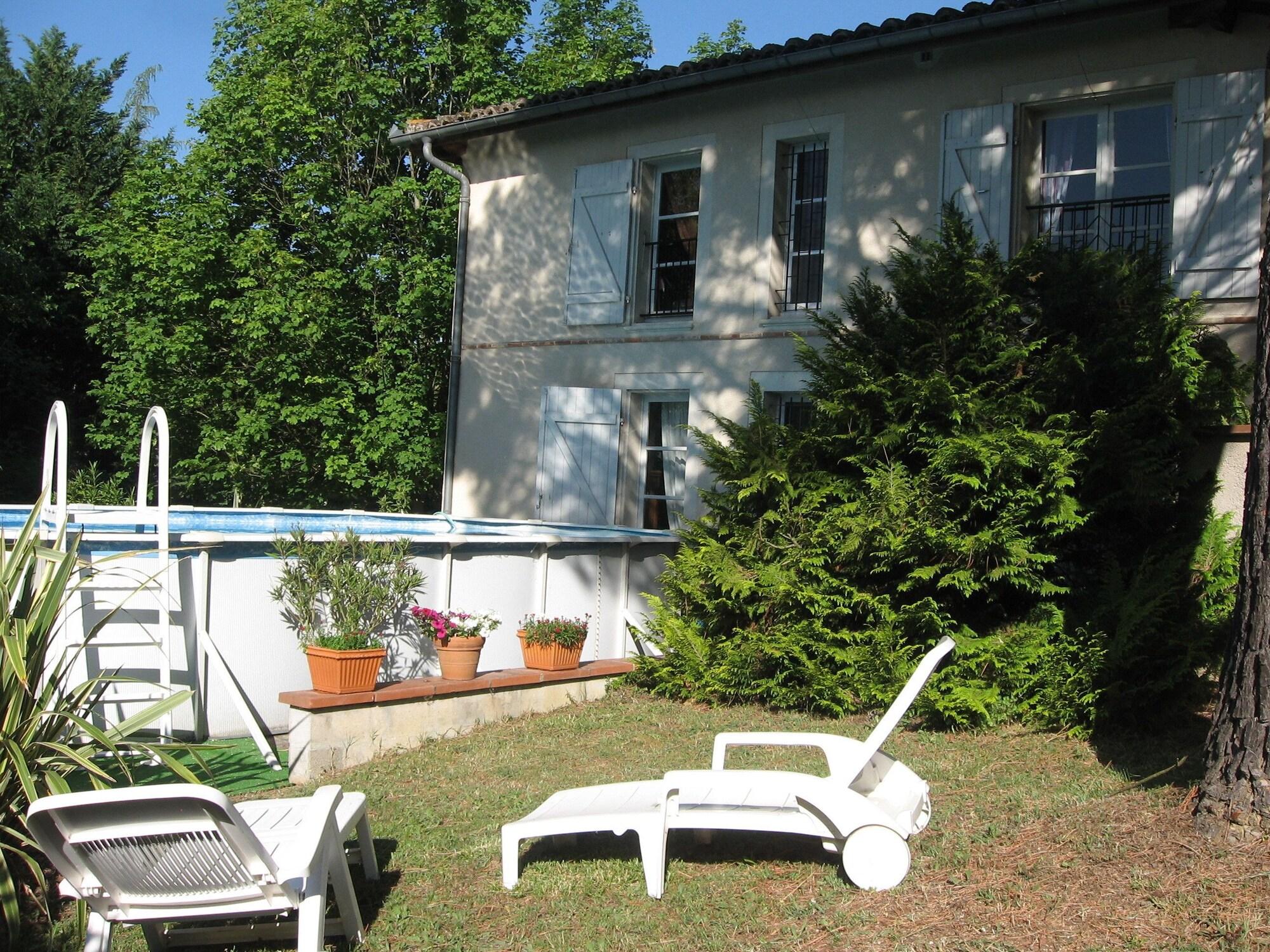 Vista Exterior Chambres D'Hotes Pin Parasol