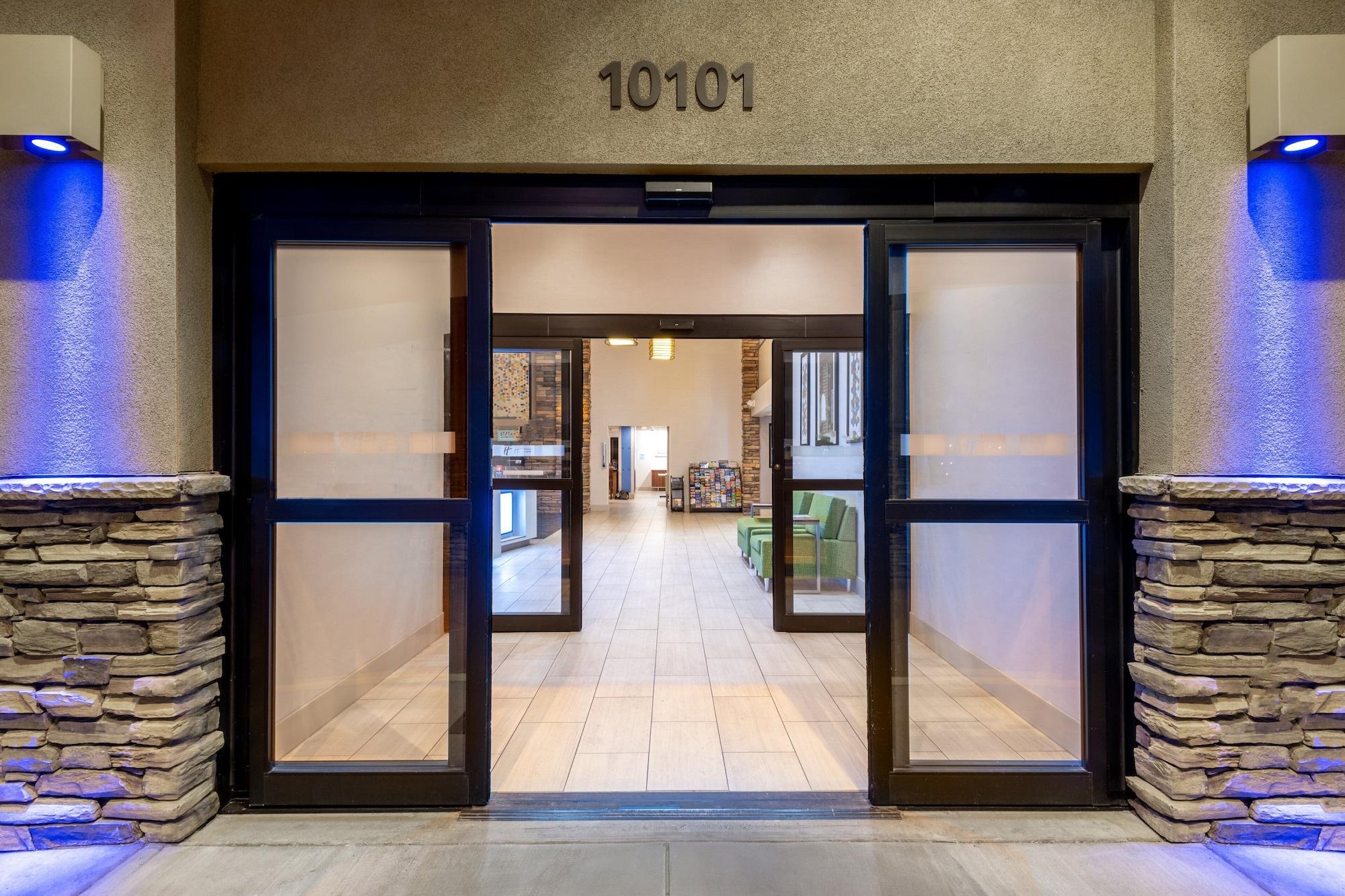 Vista Exterior Holiday Inn Express & Suites Wheat Ridge-Denver West by IHG