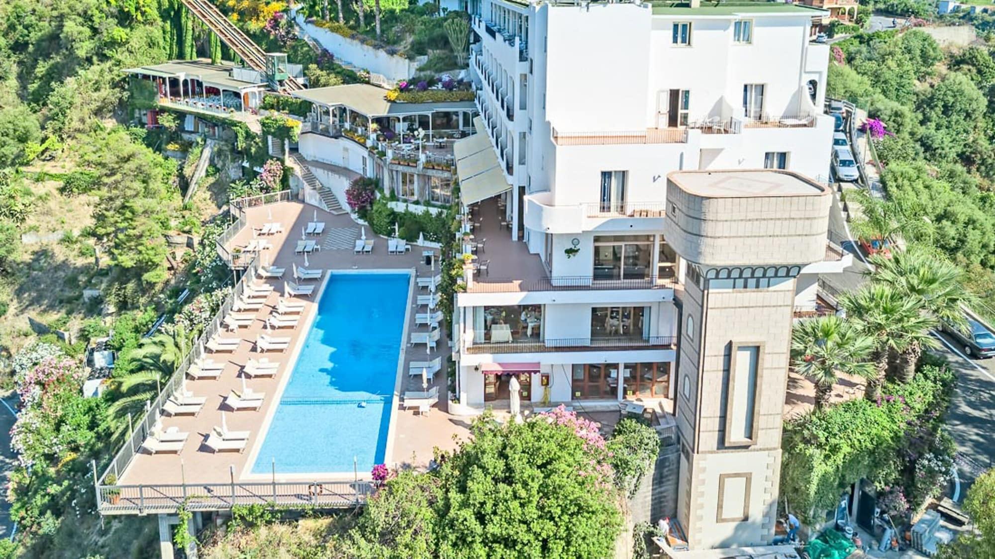 Vista Exterior Hotel Antares