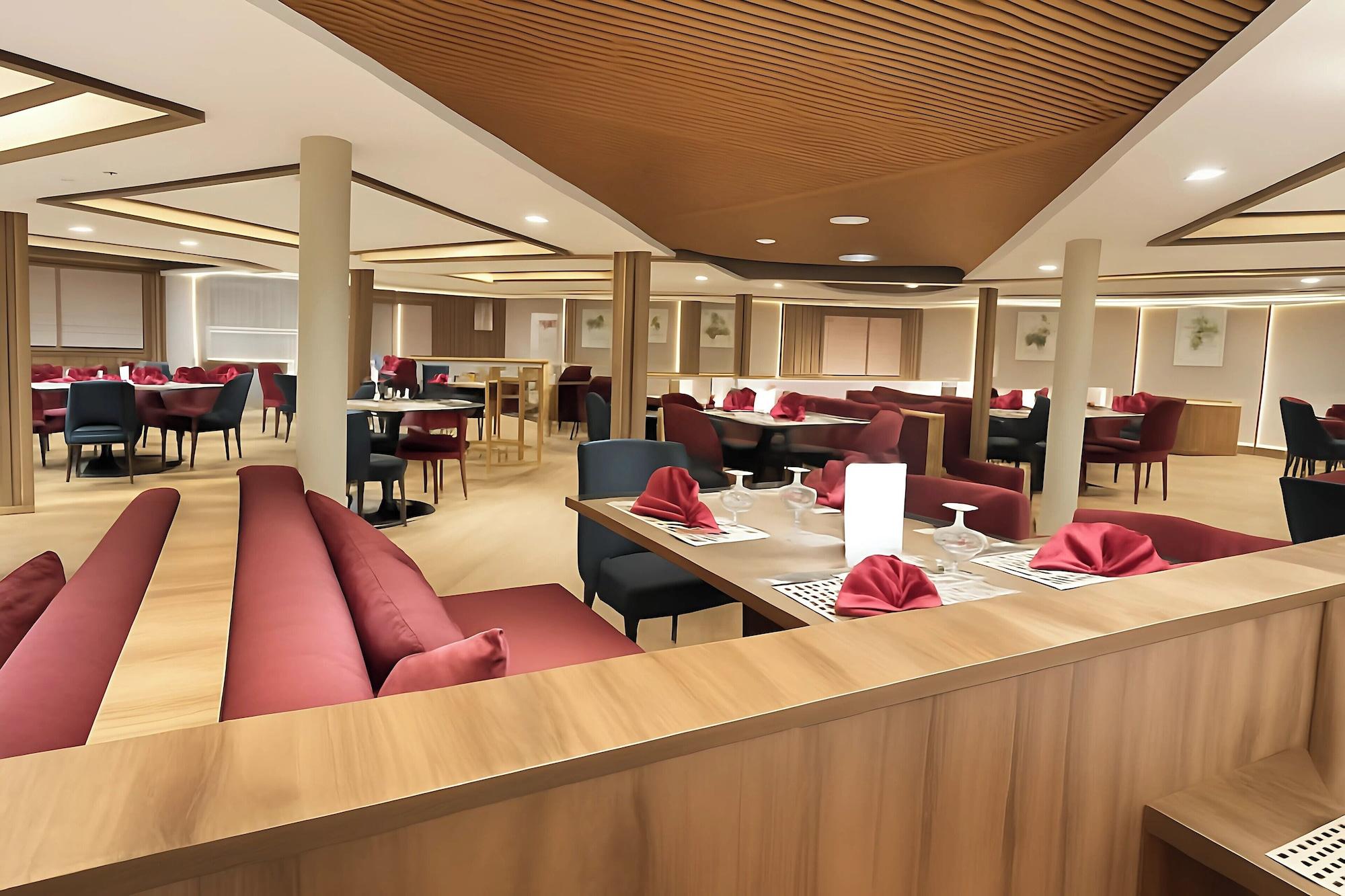 Restaurant Nile Cruise RSG every Wednesday from Aswan 3 nights and every Saturday from Luxor 4 nights