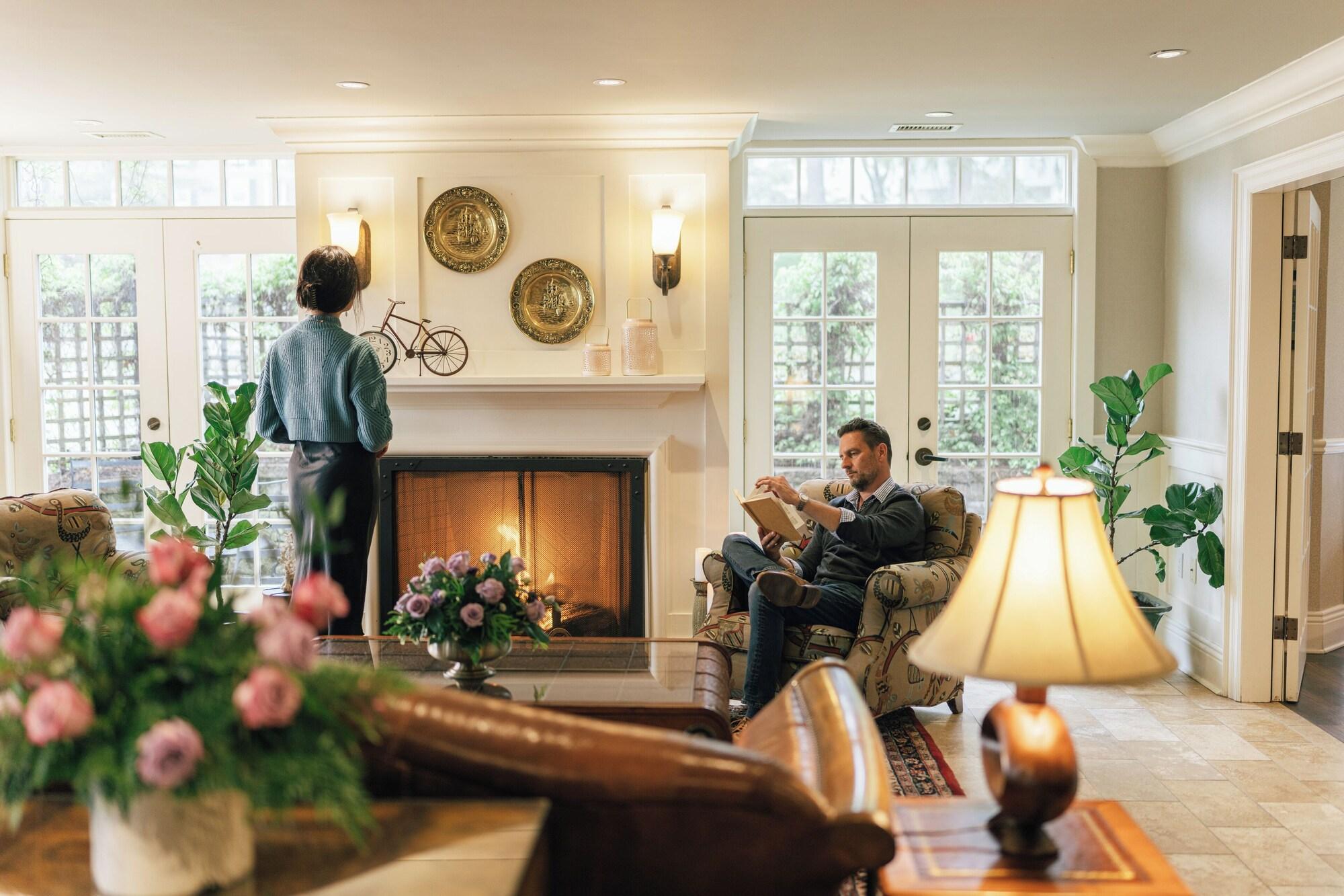 Vista Lobby Harbour House