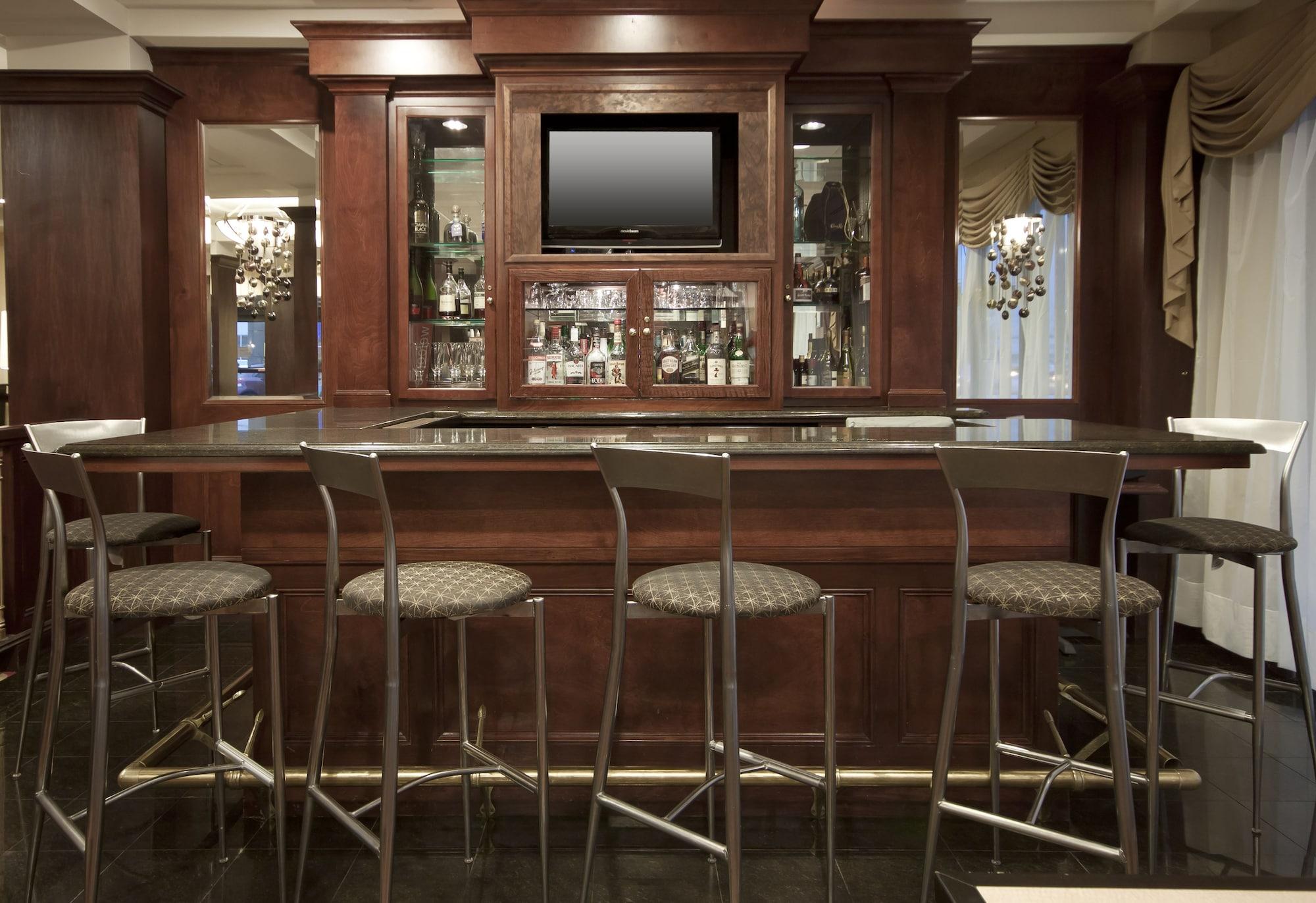 Bar/Salón Comfort Suites at Woodbridge