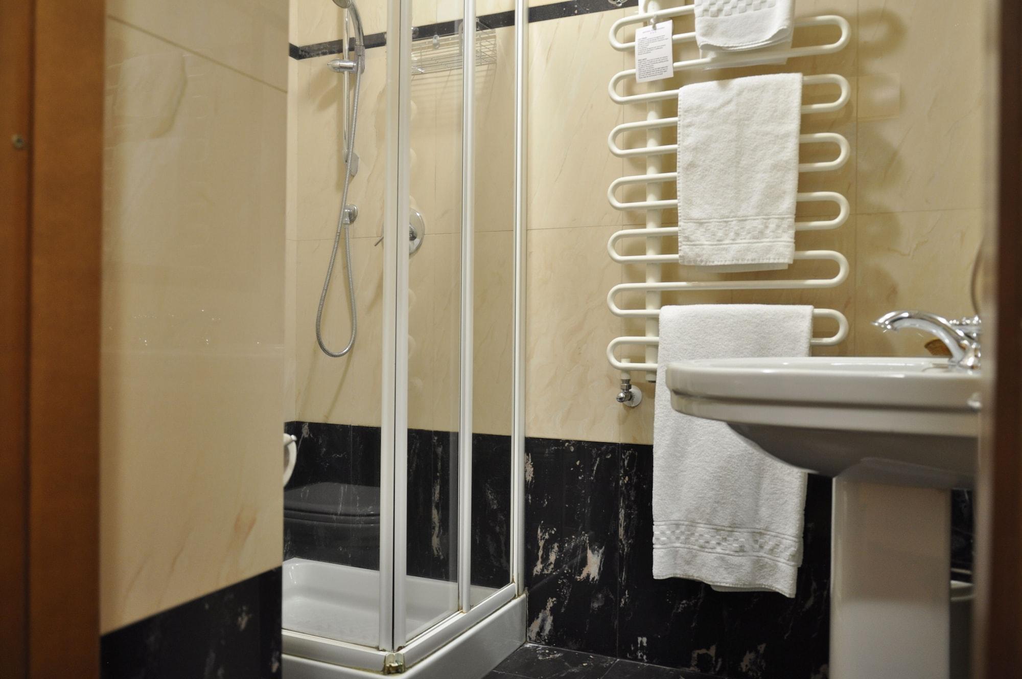 Equipamiento de Habitación Hotel San Guido