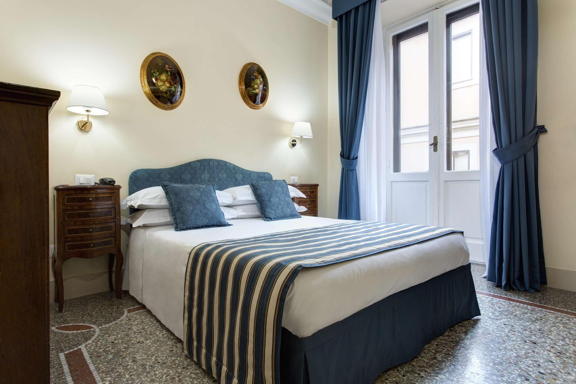 Habitación Golden Tulip Rome Piram