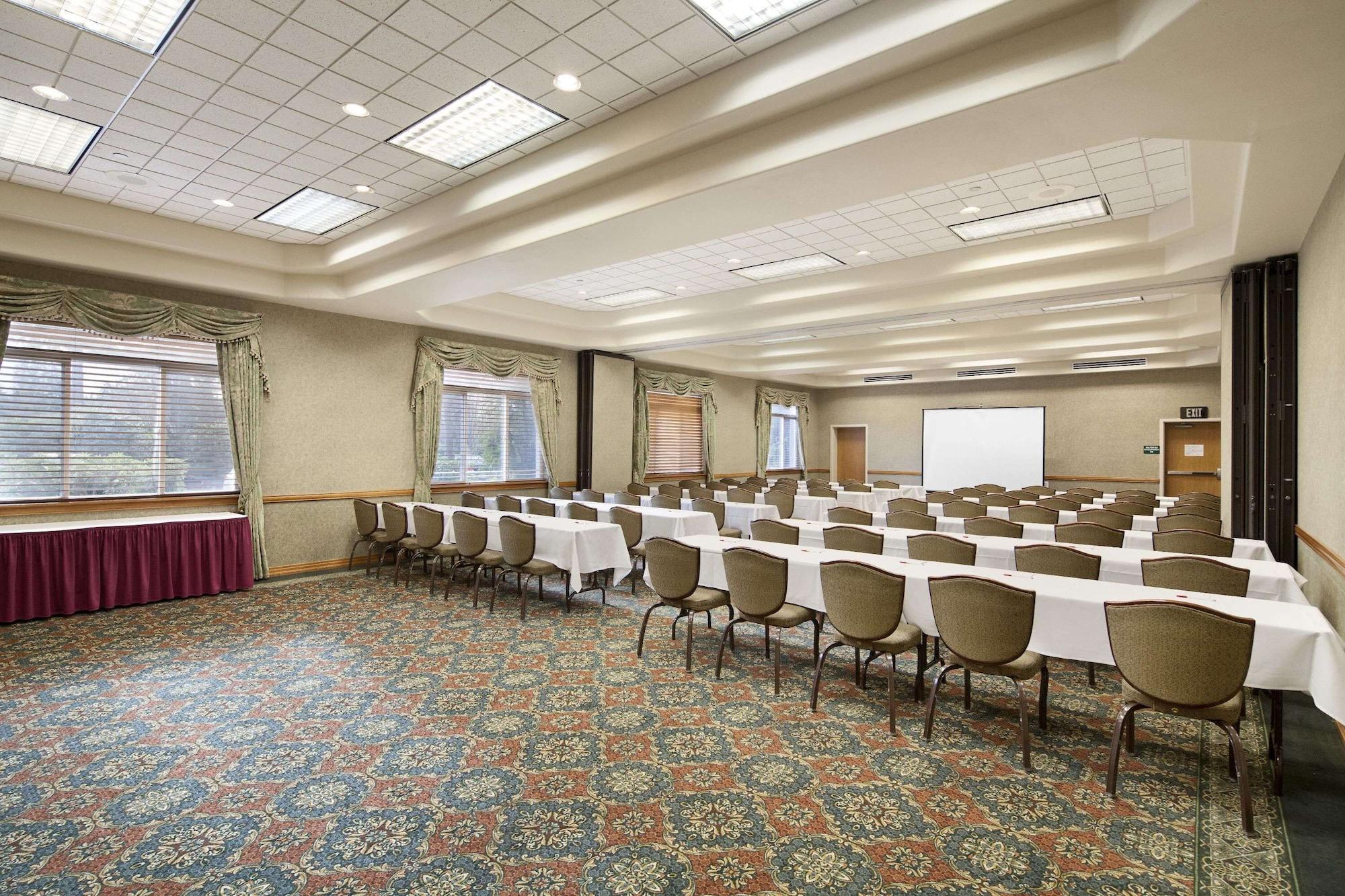 Sala de Reuniones Ramada by Wyndham Olympia