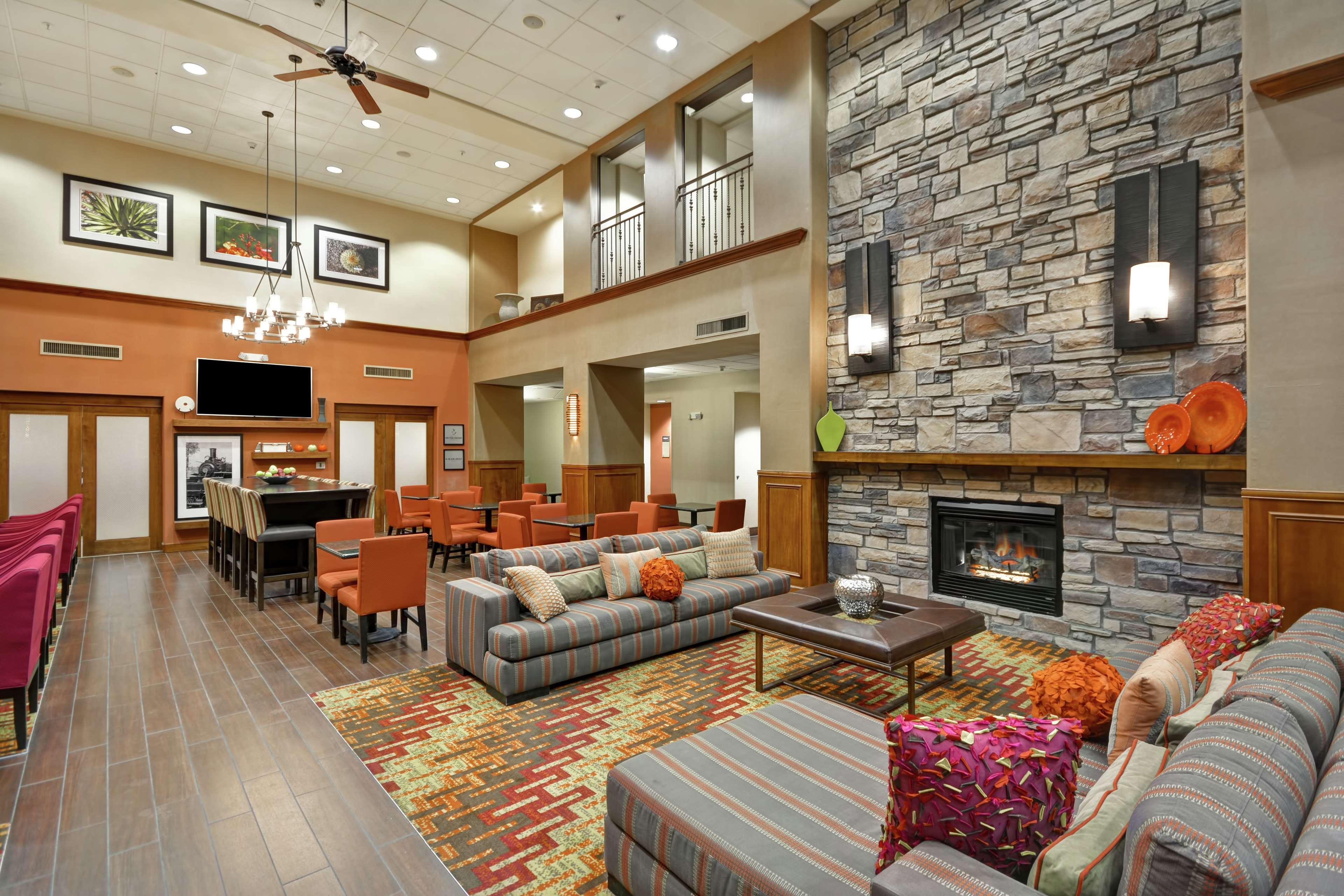 Vista Lobby Hampton Inn & Suites Yuma