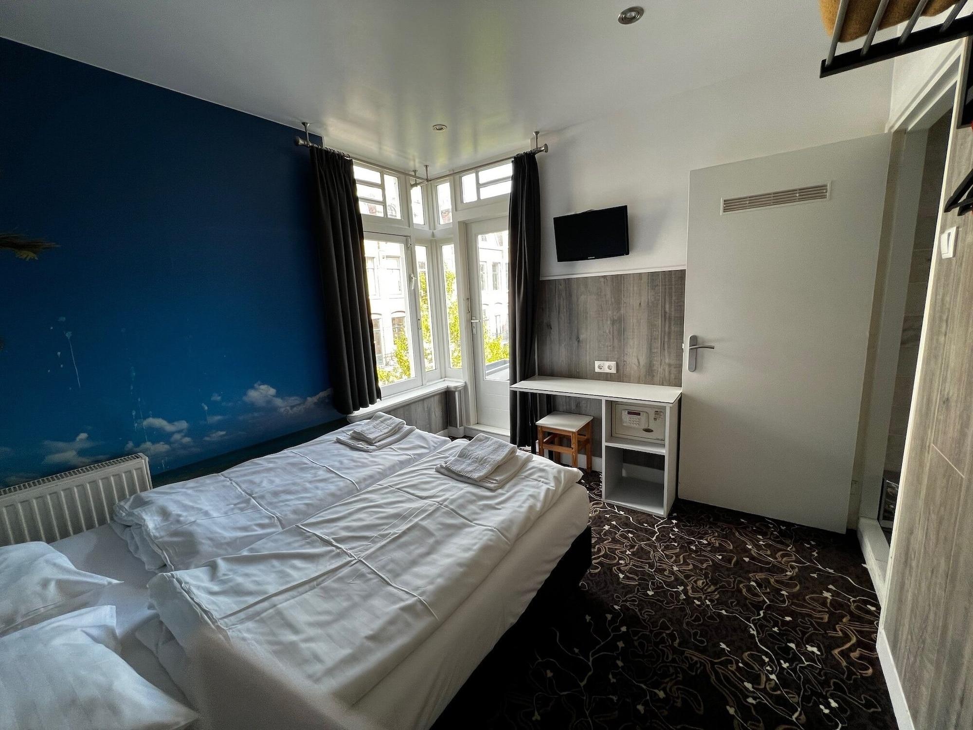 Varios Trianon Hotel