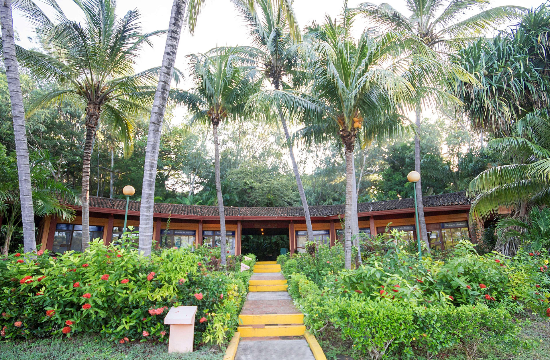 Vista Exterior Barceló Montelimar - All Inclusive