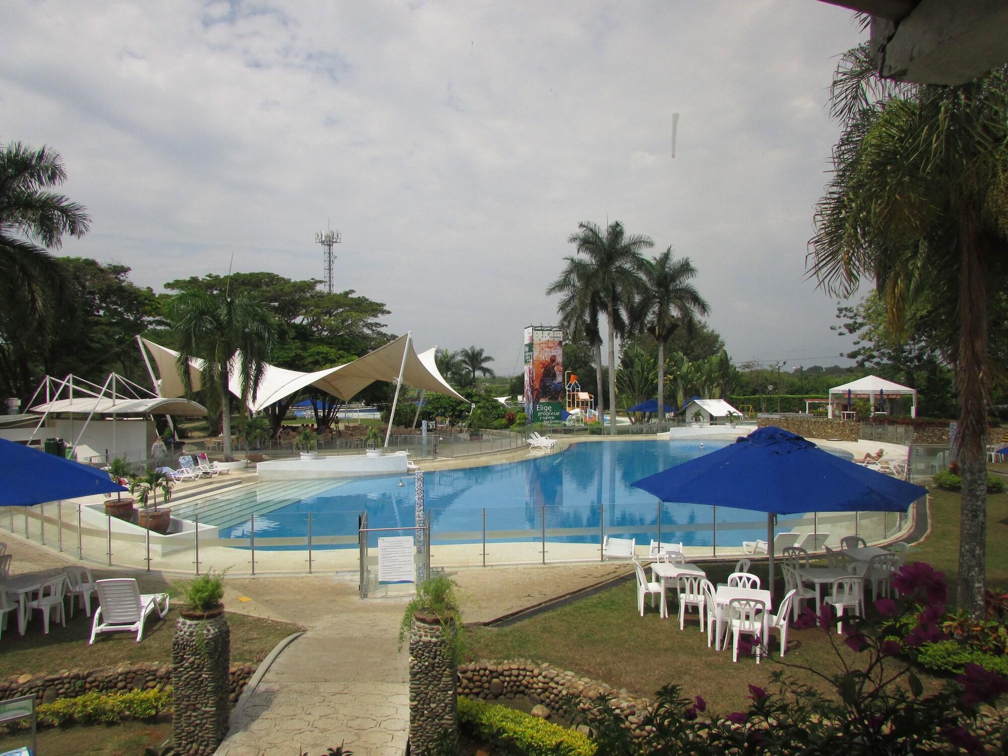 Varios Lake House Resort