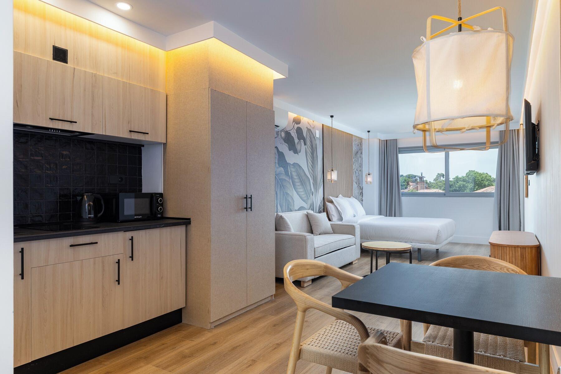 Varios HA Aparthotel Retiro Suites