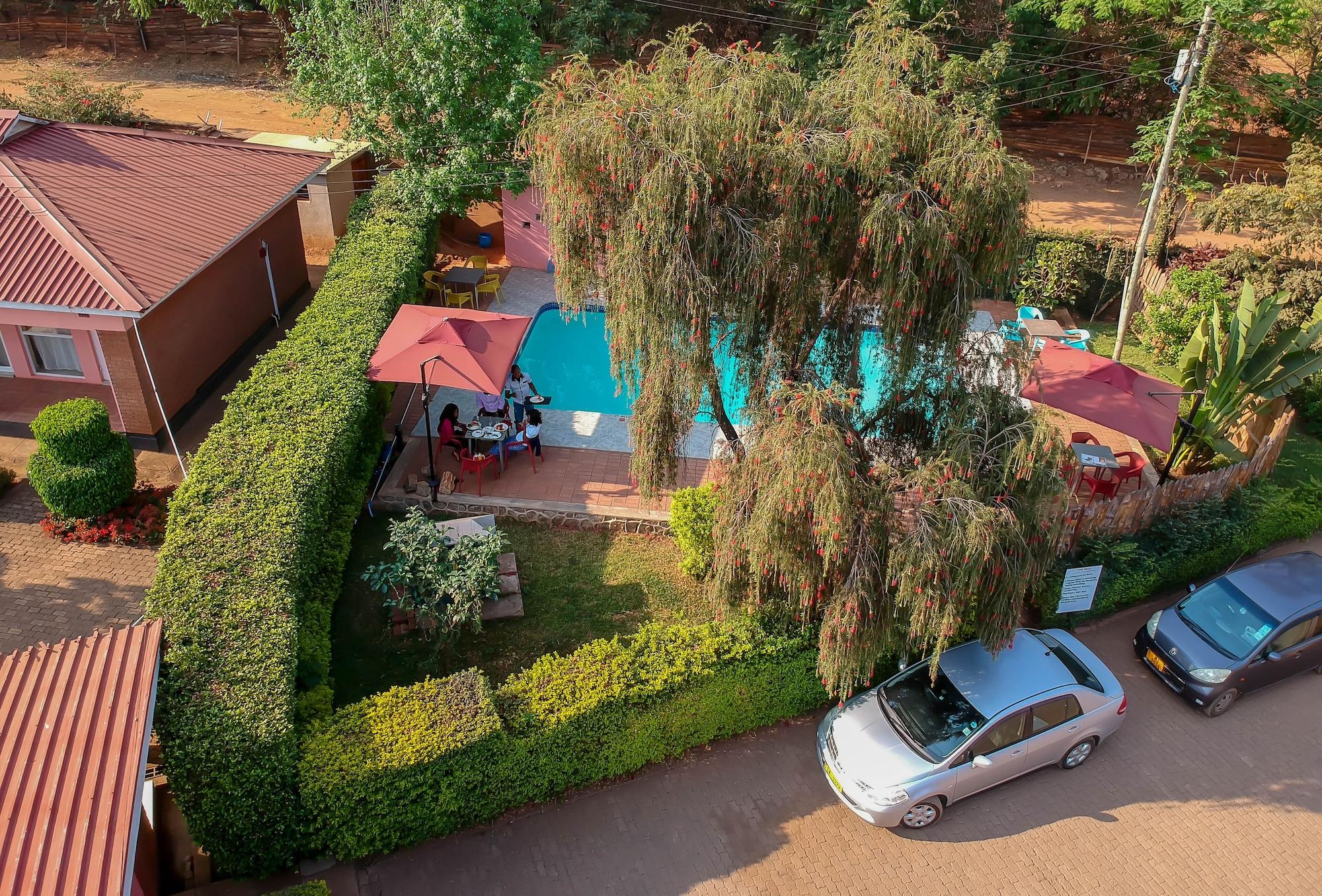Varios T&D Guest House Economy Hotel