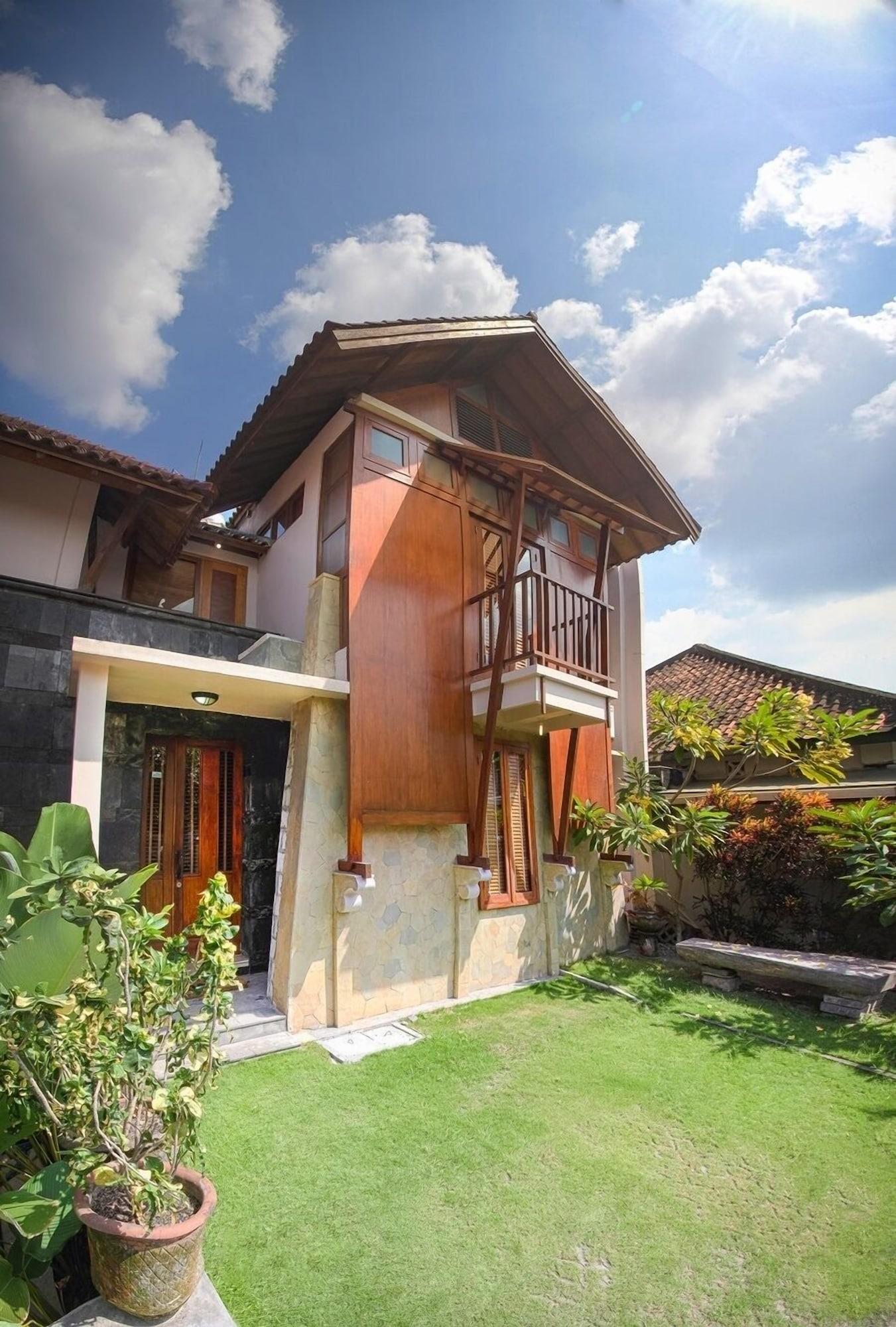 Vista Exterior Tegal Panggung Inn