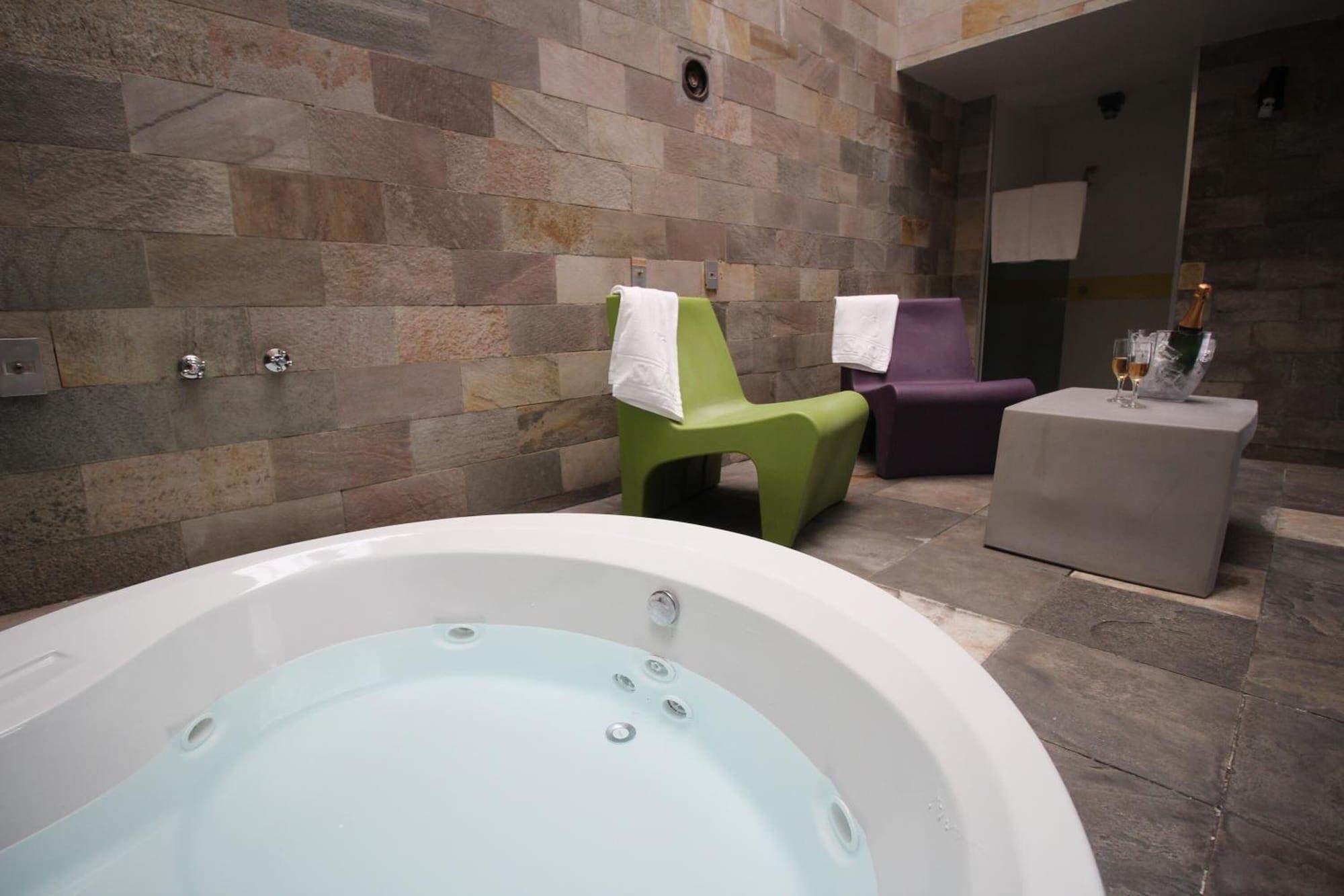 Equipamiento de Habitación SNOB Motel