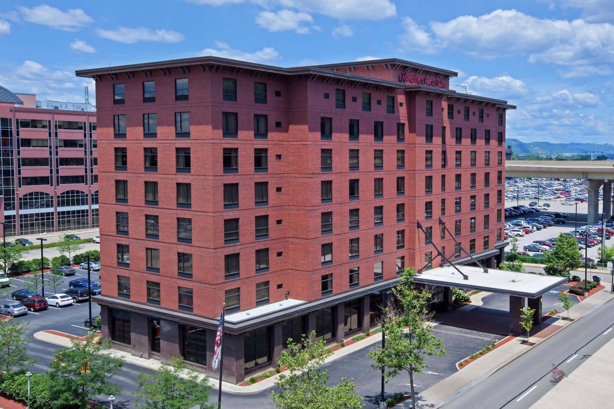 Vista Exterior Hampton Inn & Suites Pittsburgh Downtown