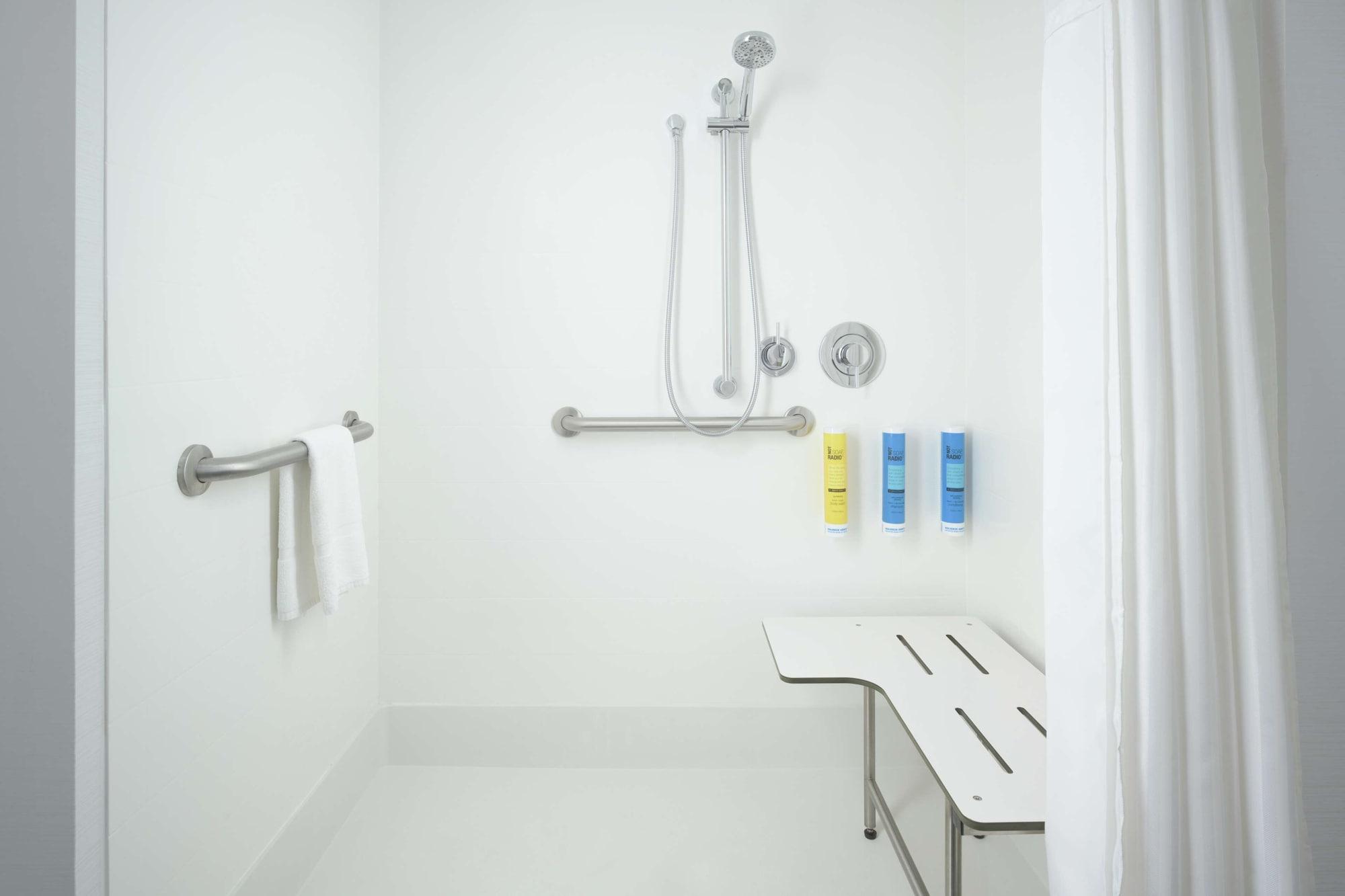 Equipamiento de Habitación Tru by Hilton McDonough