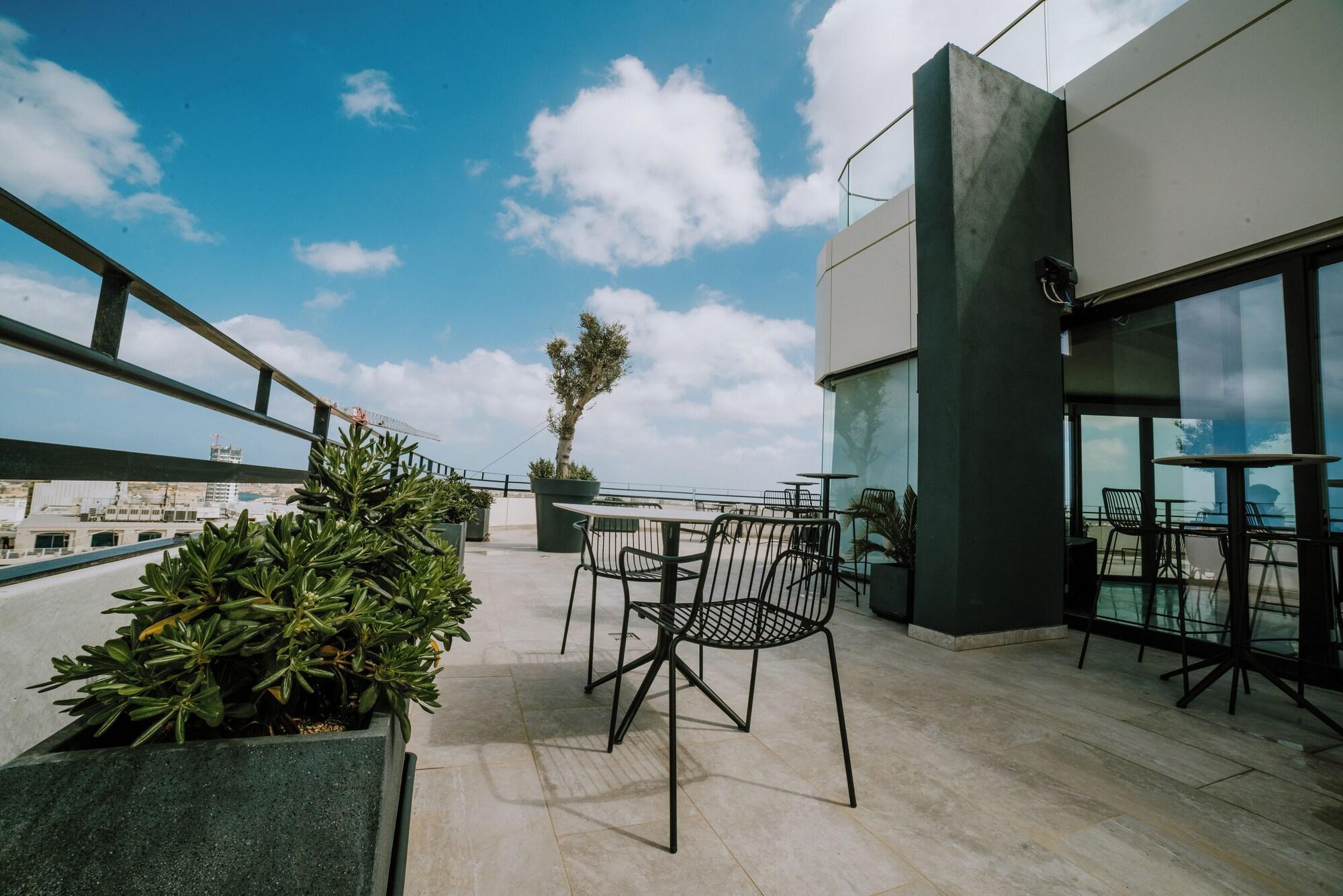 Vista Exterior Park Heights by the Warren Collection