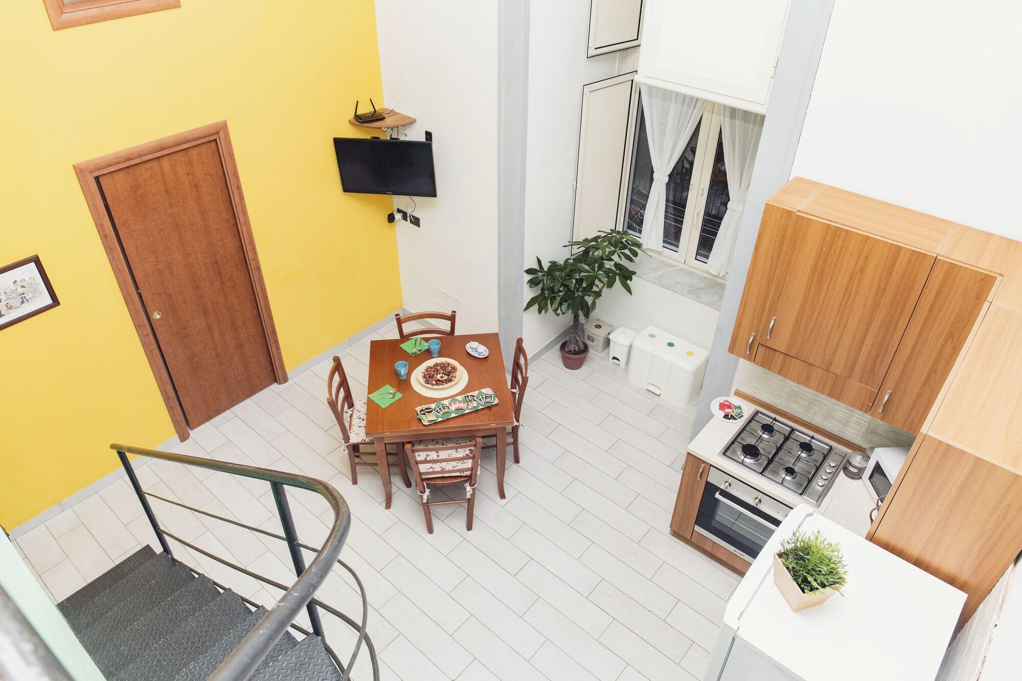 Varios Palazzo Carafa della Spina