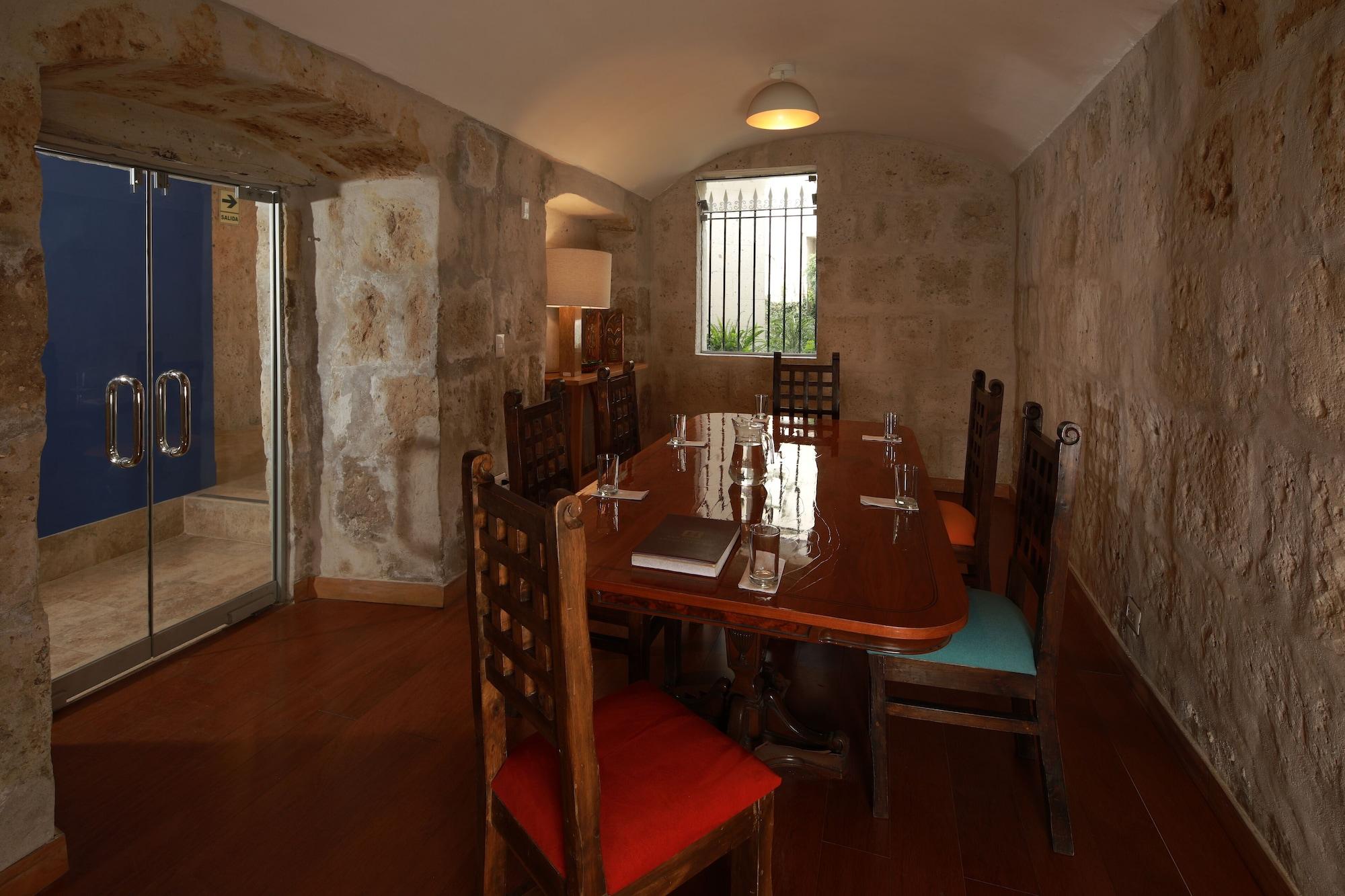 Sala de Reuniones Hotel San Agustin Posada del Monasterio