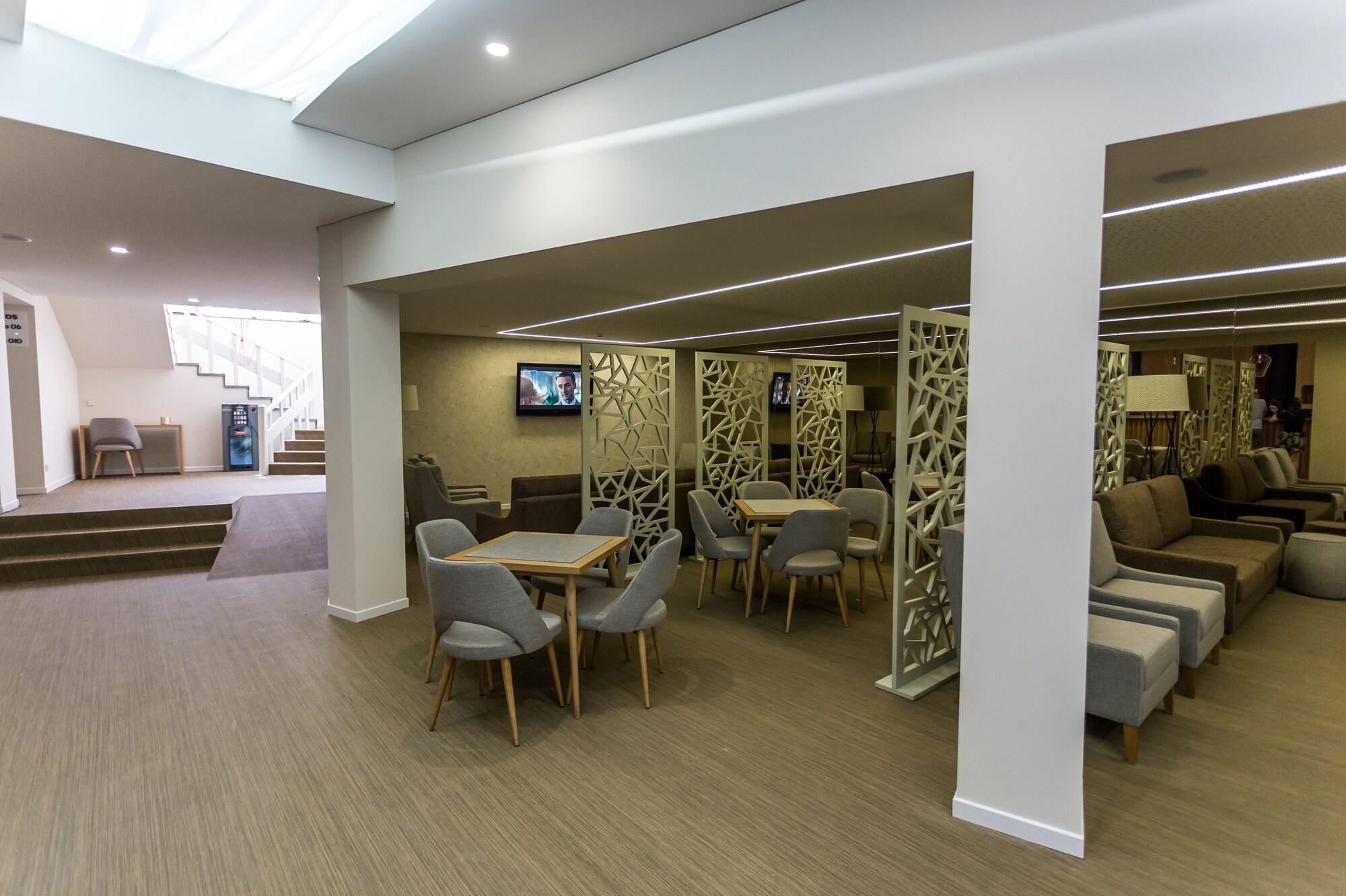 Vista Lobby Adelaide Hotel