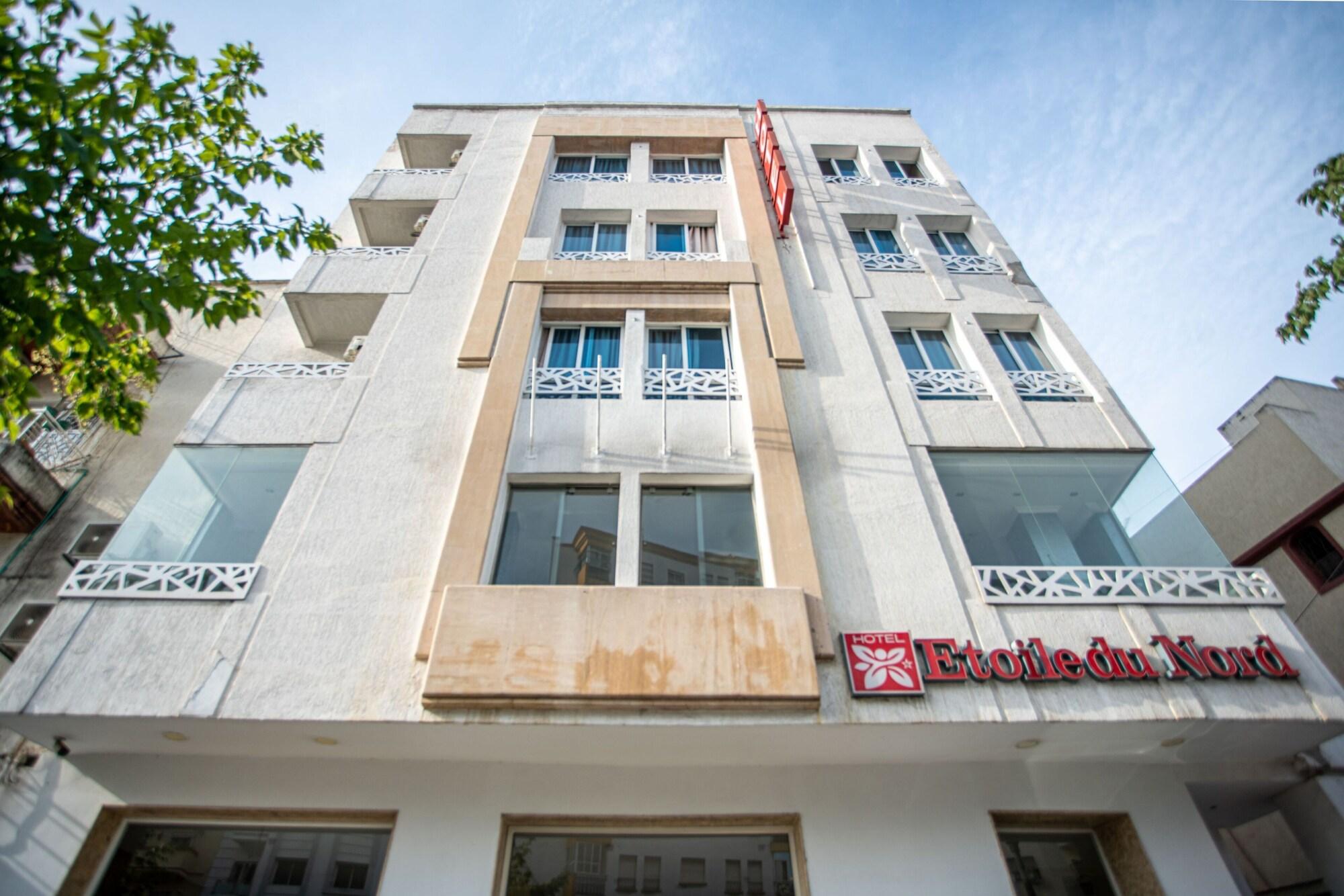 Varios Hôtel Étoile du Nord