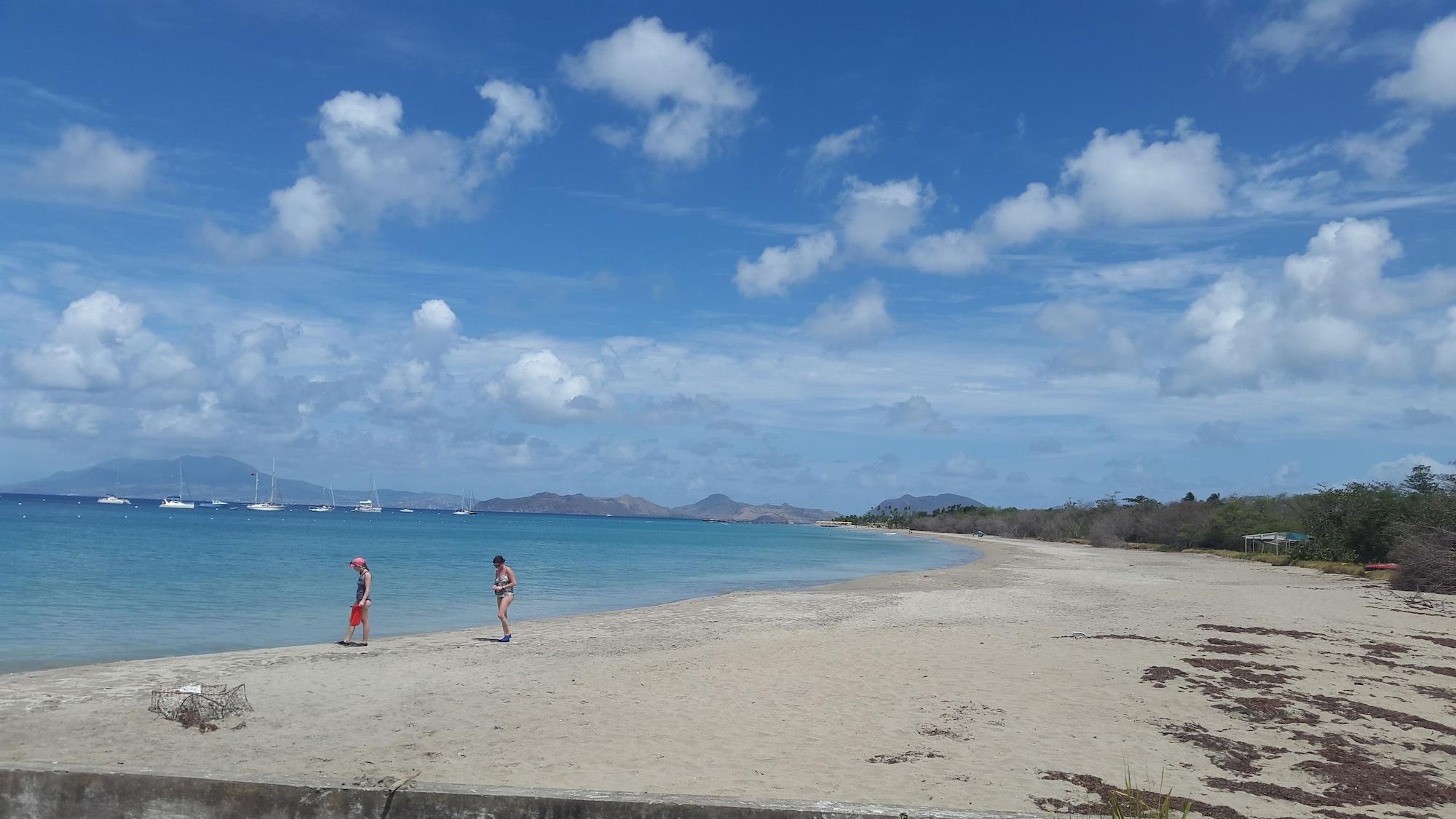 Playa Pinneys Beach Hotel Nevis