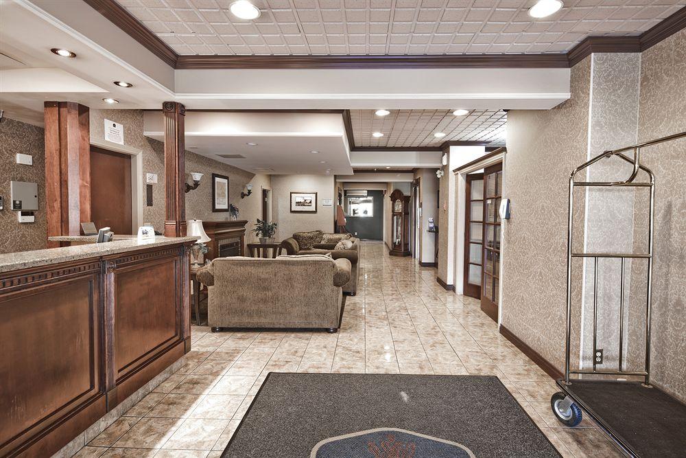 Vista Lobby SureStay Plus Hotel by Best Western Coquitlam