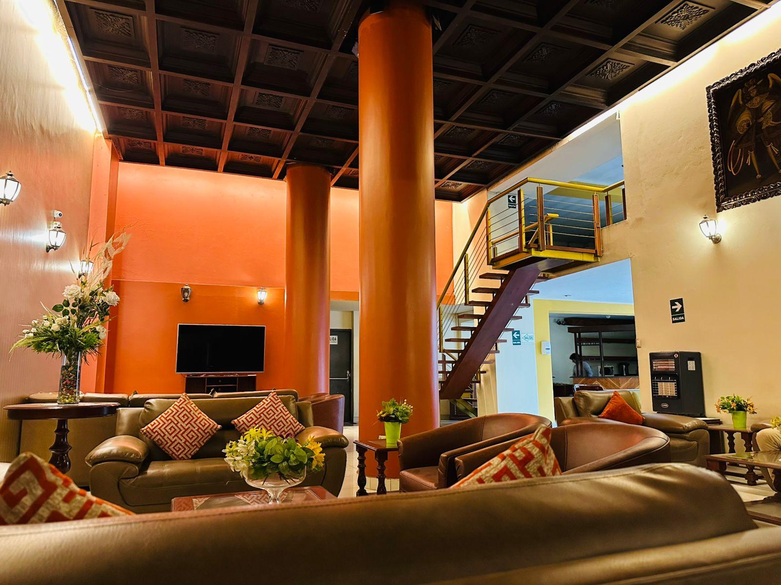 Vista Lobby Hotel Continental
