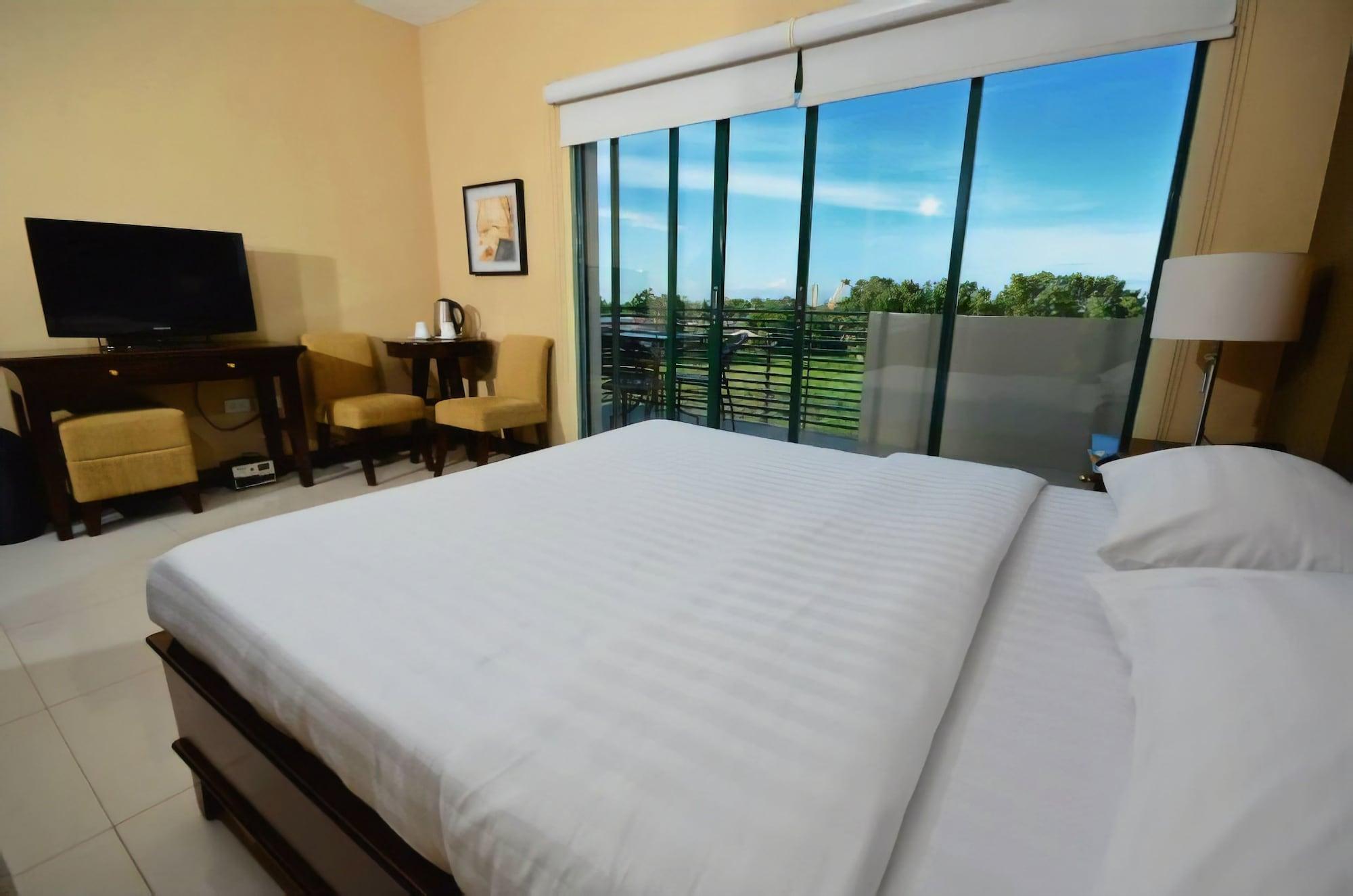 Varios Hotel Formosa Daet